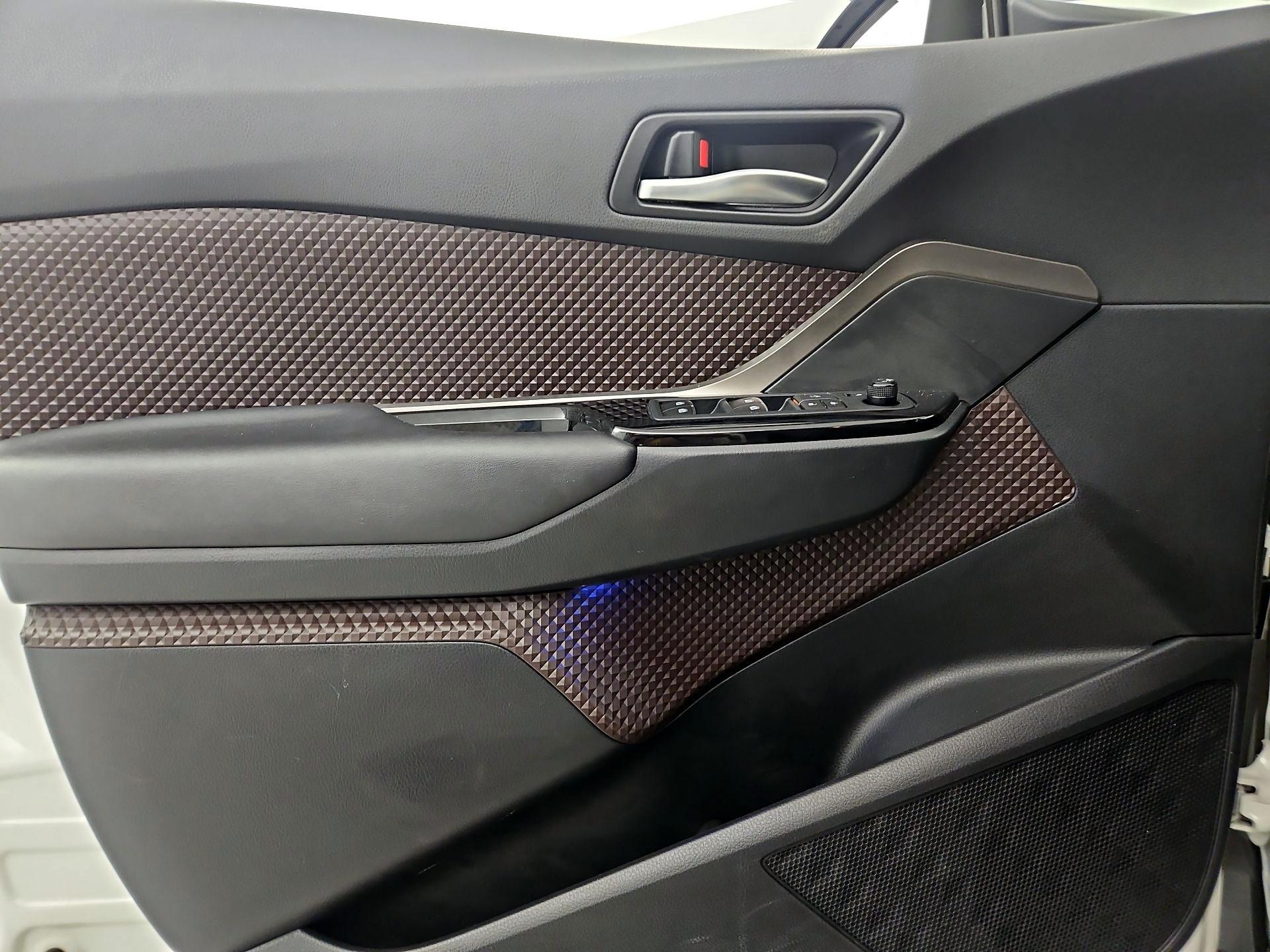 Thumbnail: 2019 Toyota C-HR - 10