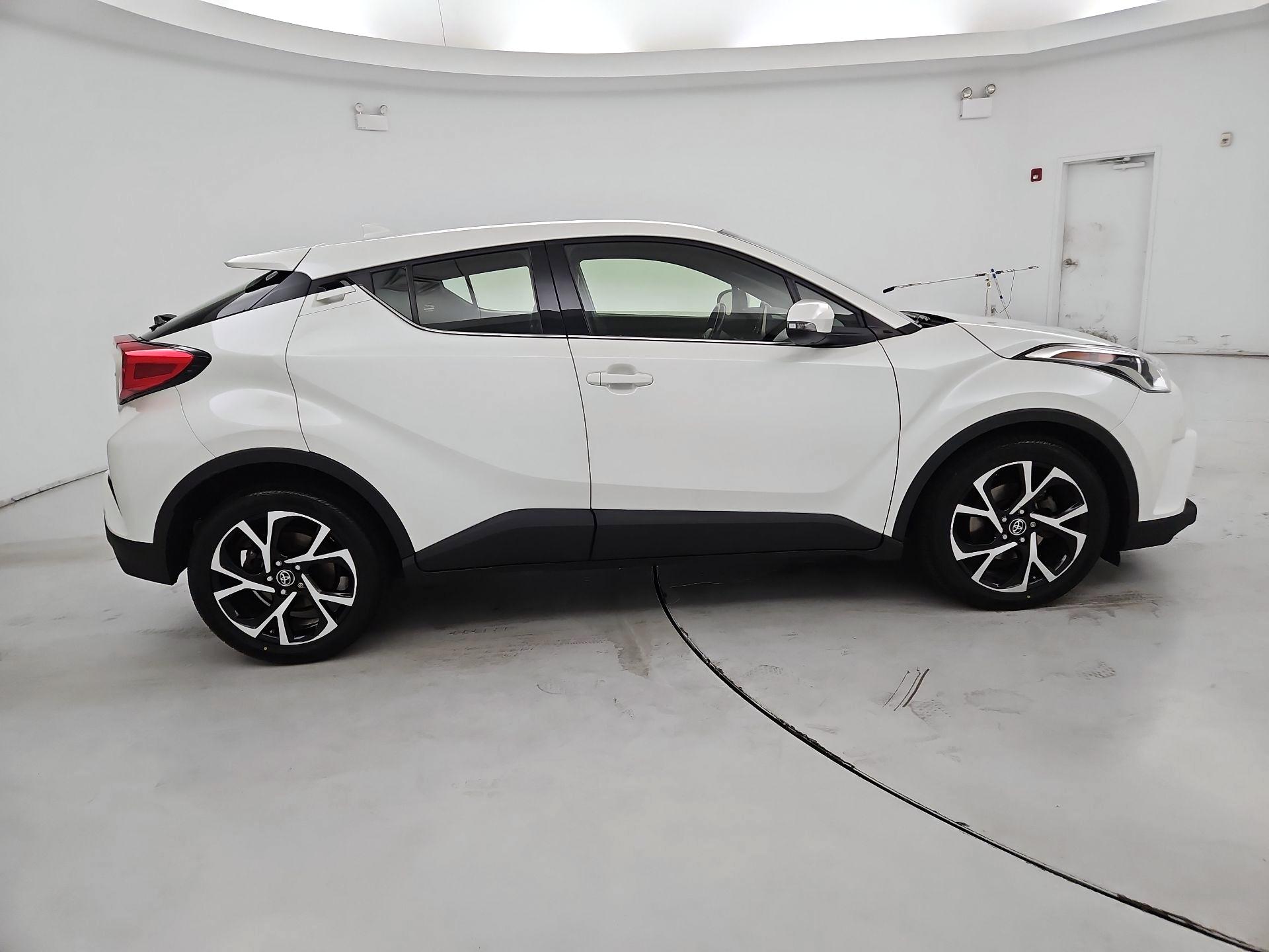 Thumbnail: 2019 Toyota C-HR - 4
