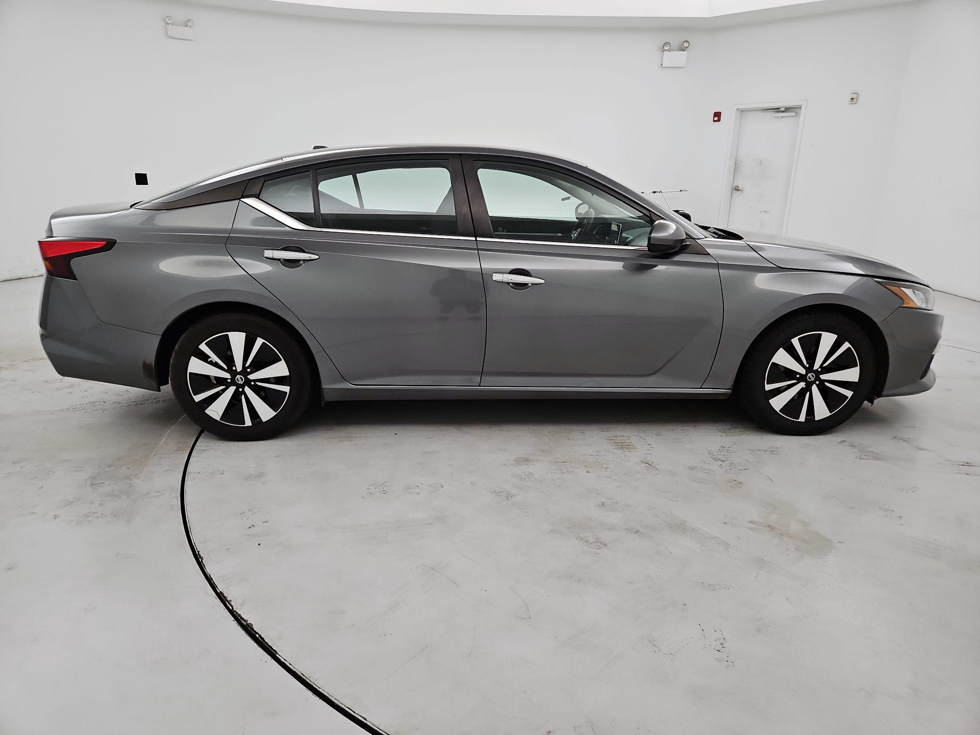 Thumbnail: 2022 Nissan Altima - 4