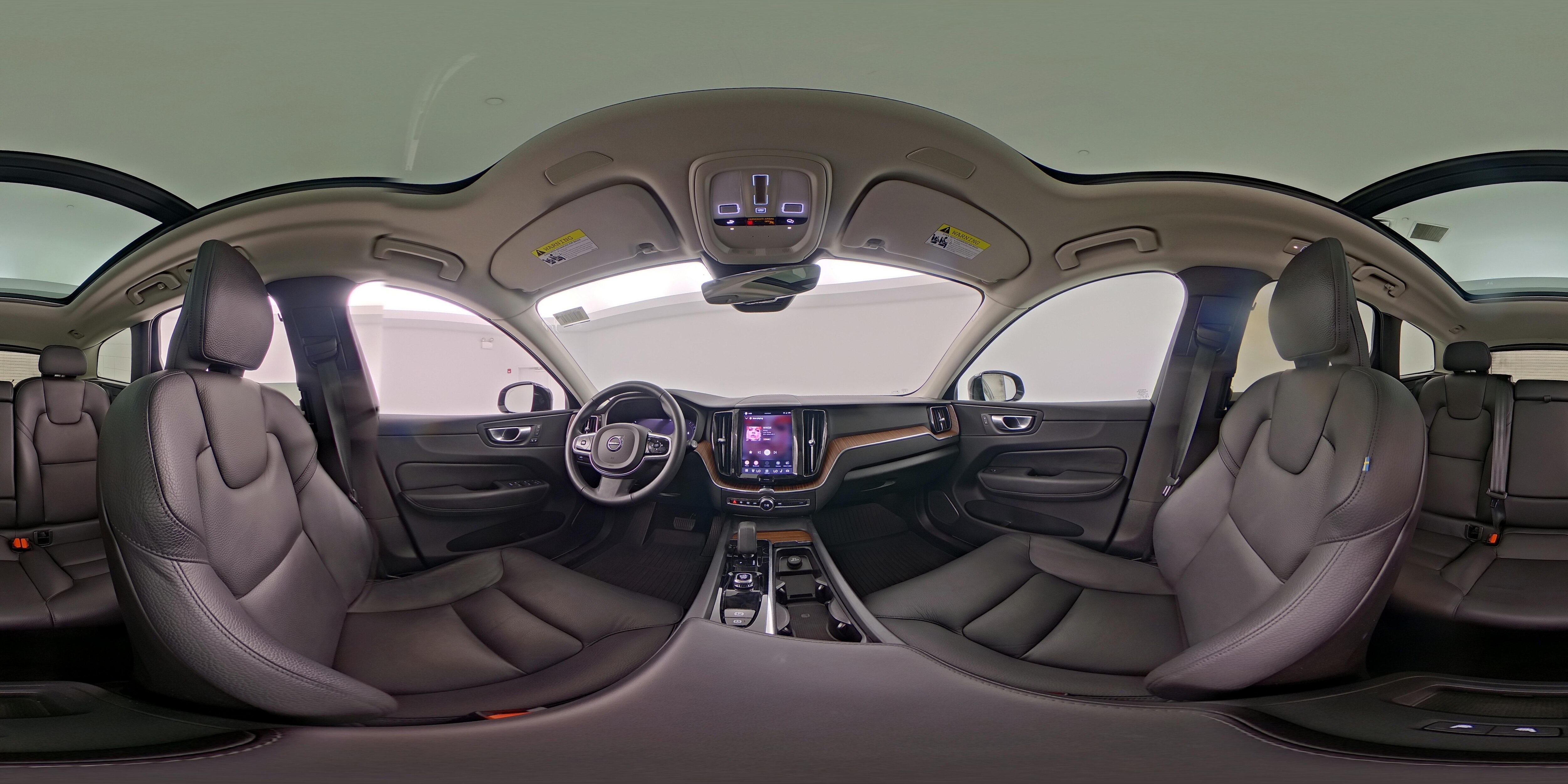 2024 Volvo XC60 Plus - Photo 23