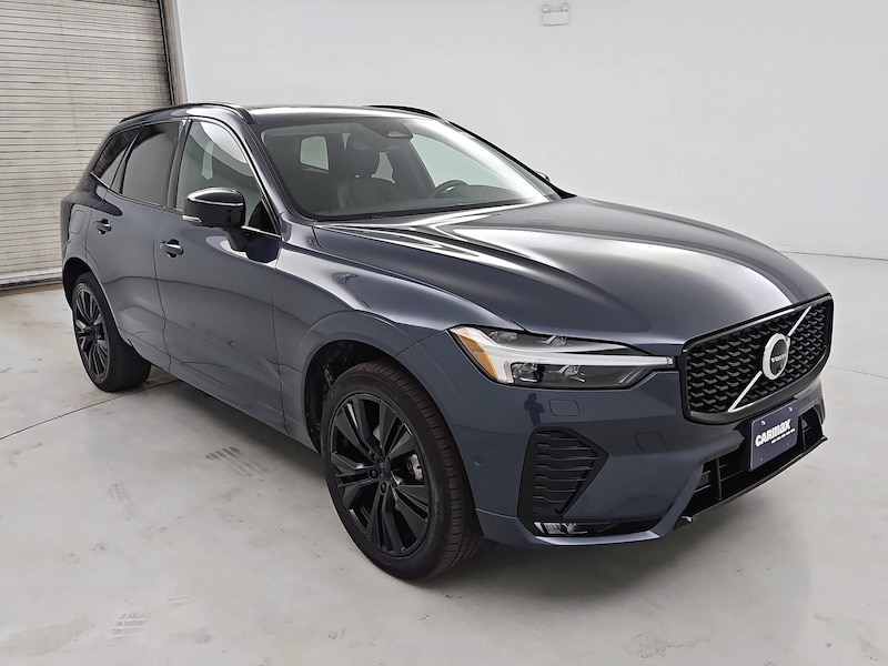 2024 Volvo XC60 B5 Plus Dark Theme