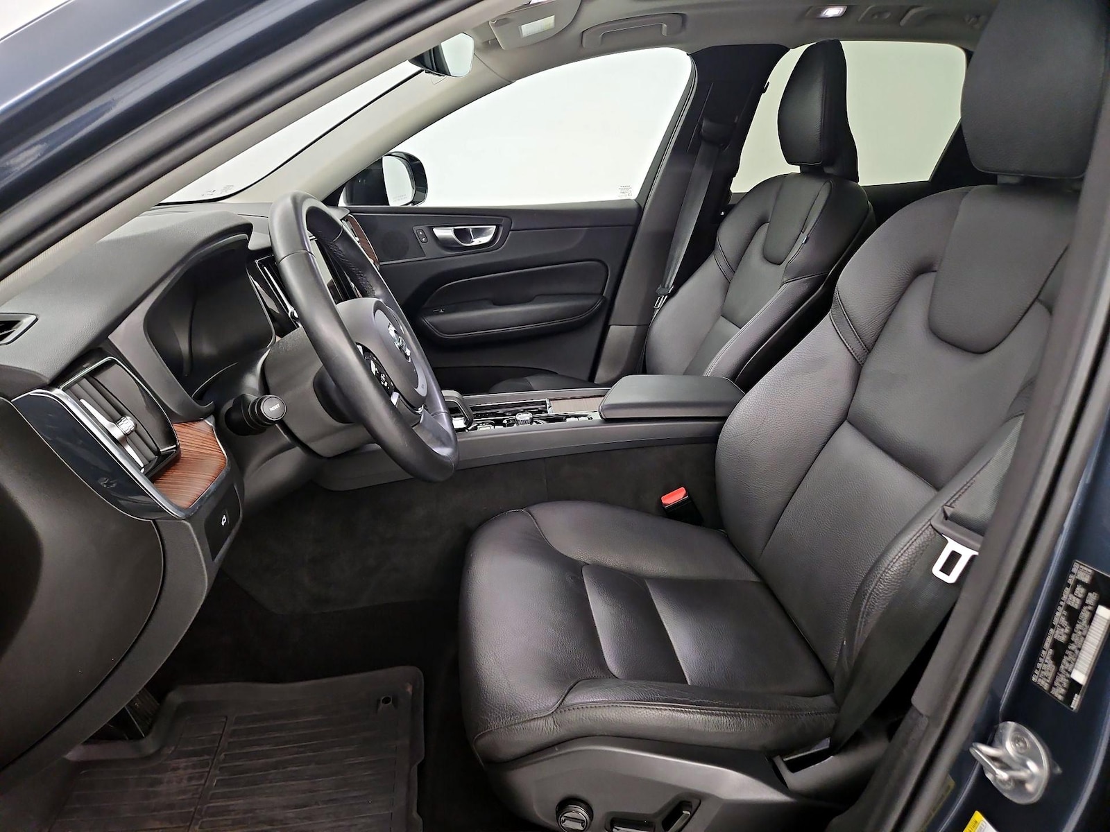 2024 Volvo XC60 Plus - Photo 10