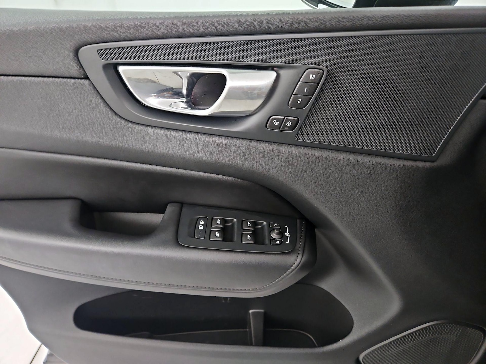 2024 Volvo XC60 Plus - Photo 11
