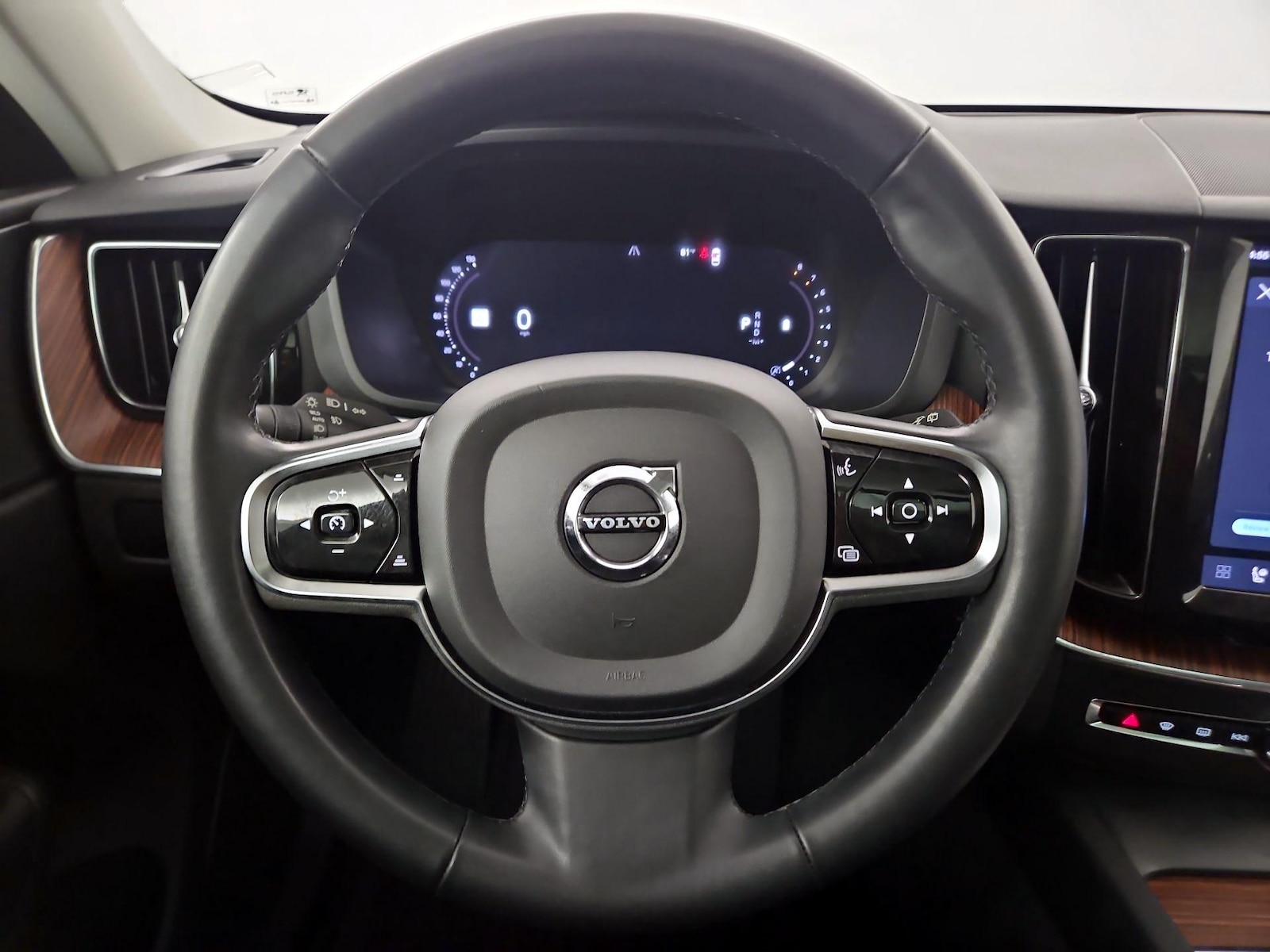 2024 Volvo XC60 Plus - Photo 9