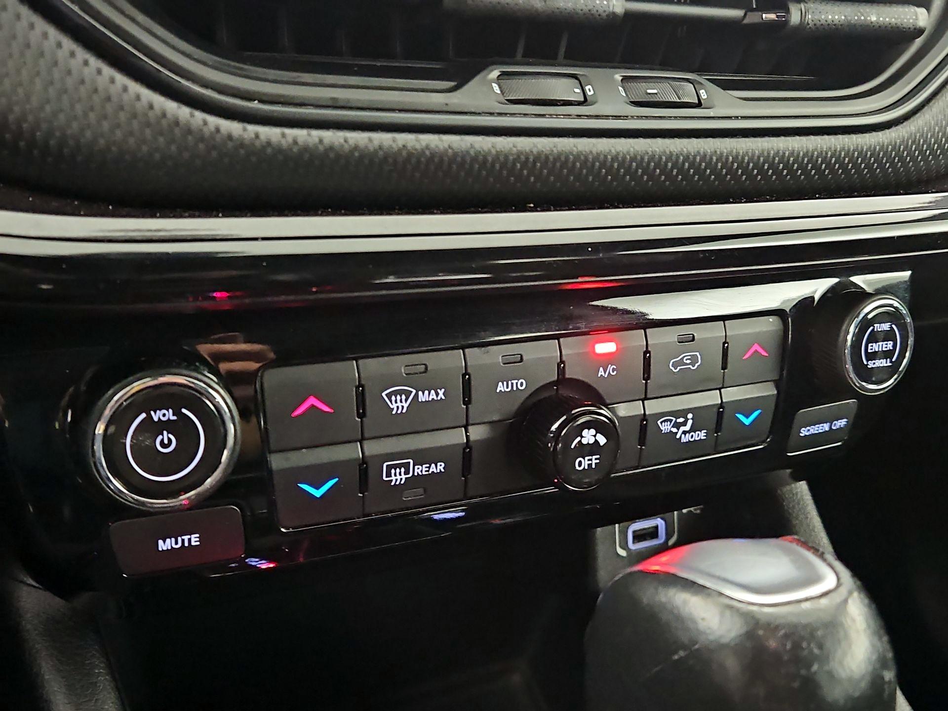 Thumbnail: 2023 Jeep Compass - 14