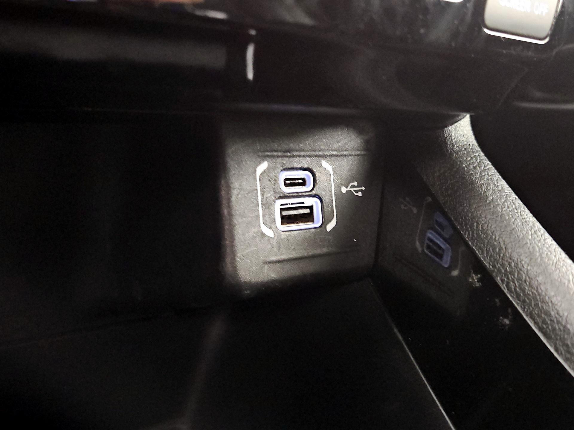 Thumbnail: 2023 Jeep Compass - 16