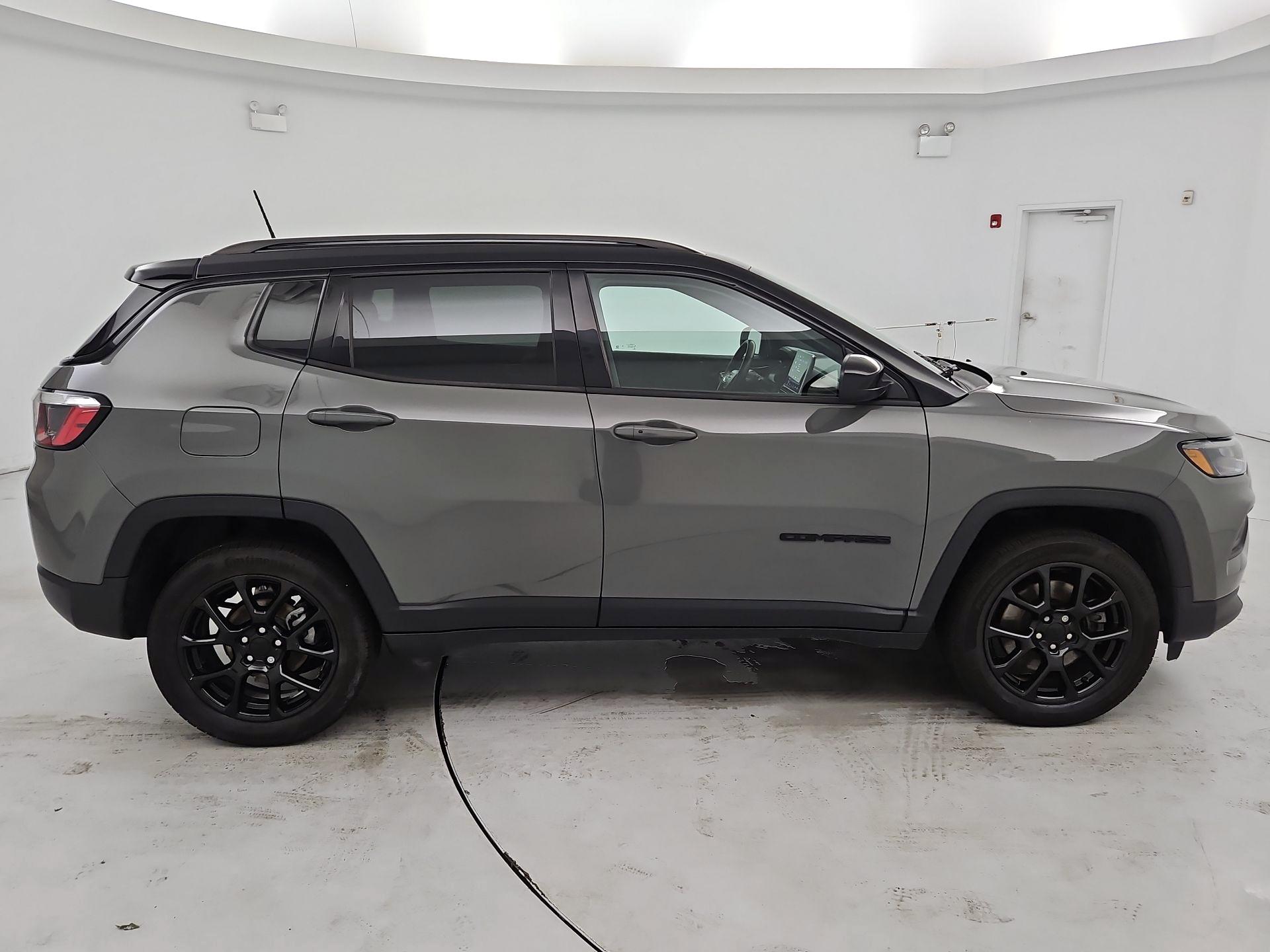Thumbnail: 2023 Jeep Compass - 4
