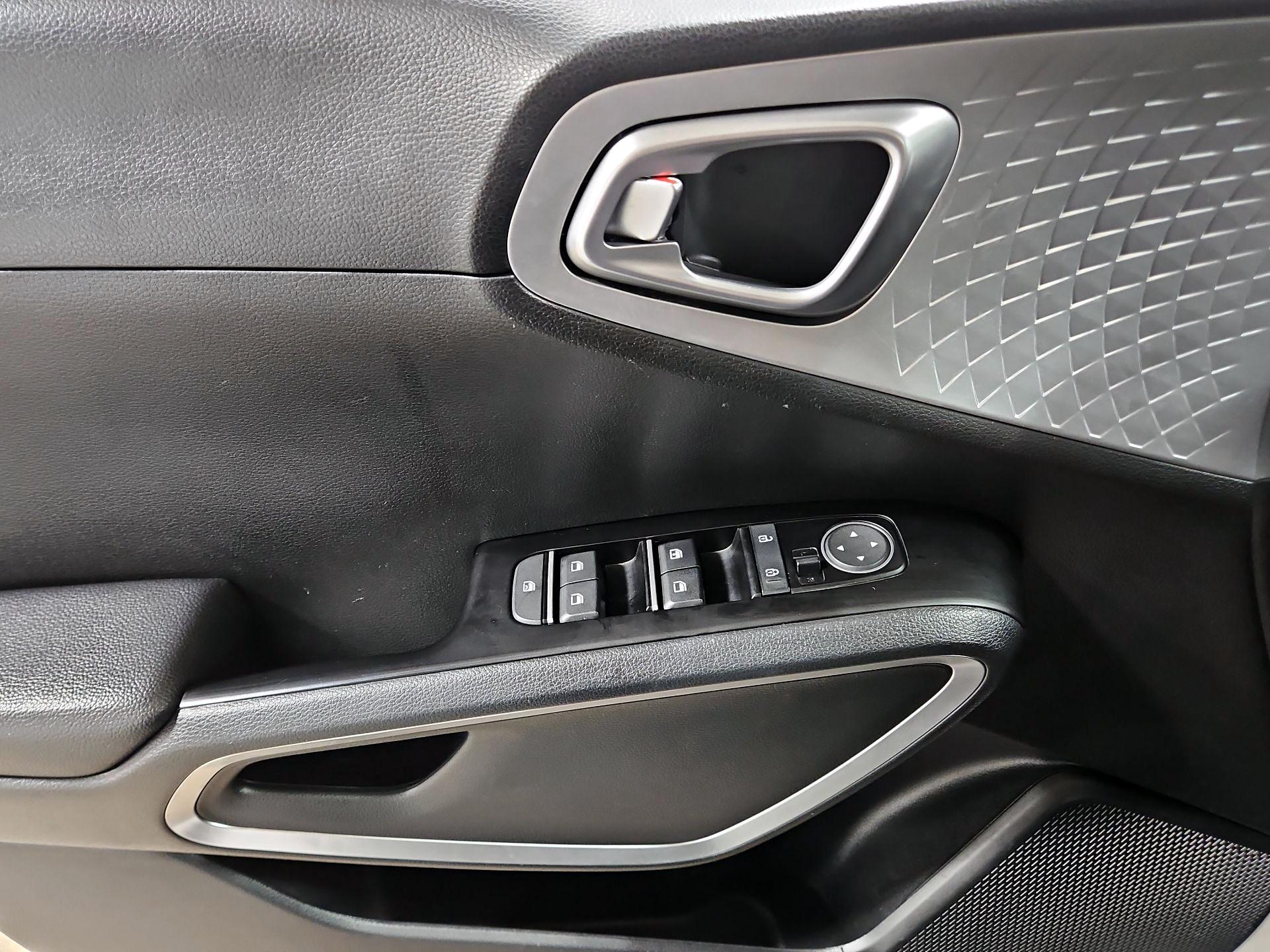 Thumbnail: 2025 Kia Soul - 10
