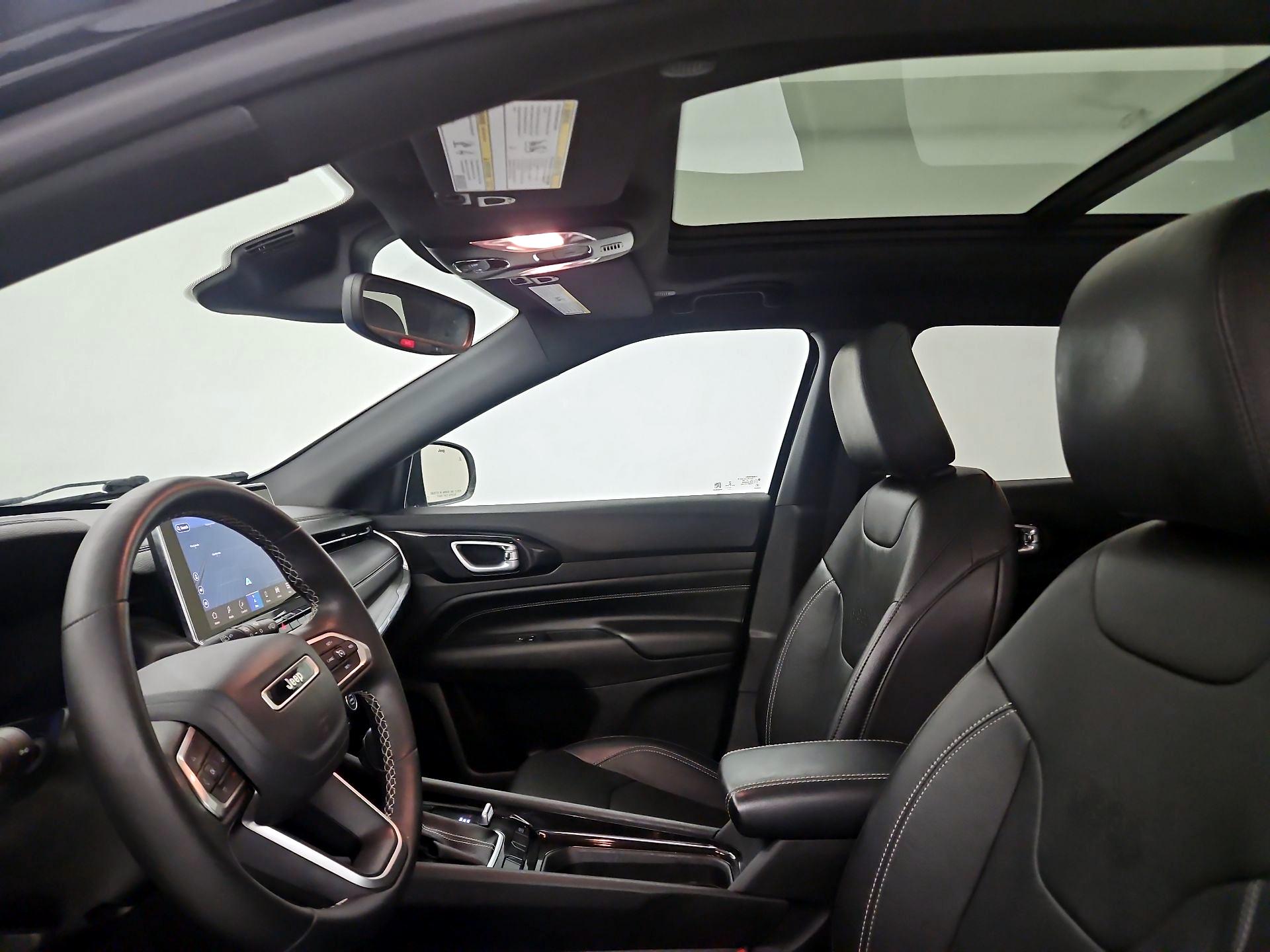 Thumbnail: 2022 Jeep Compass - 18