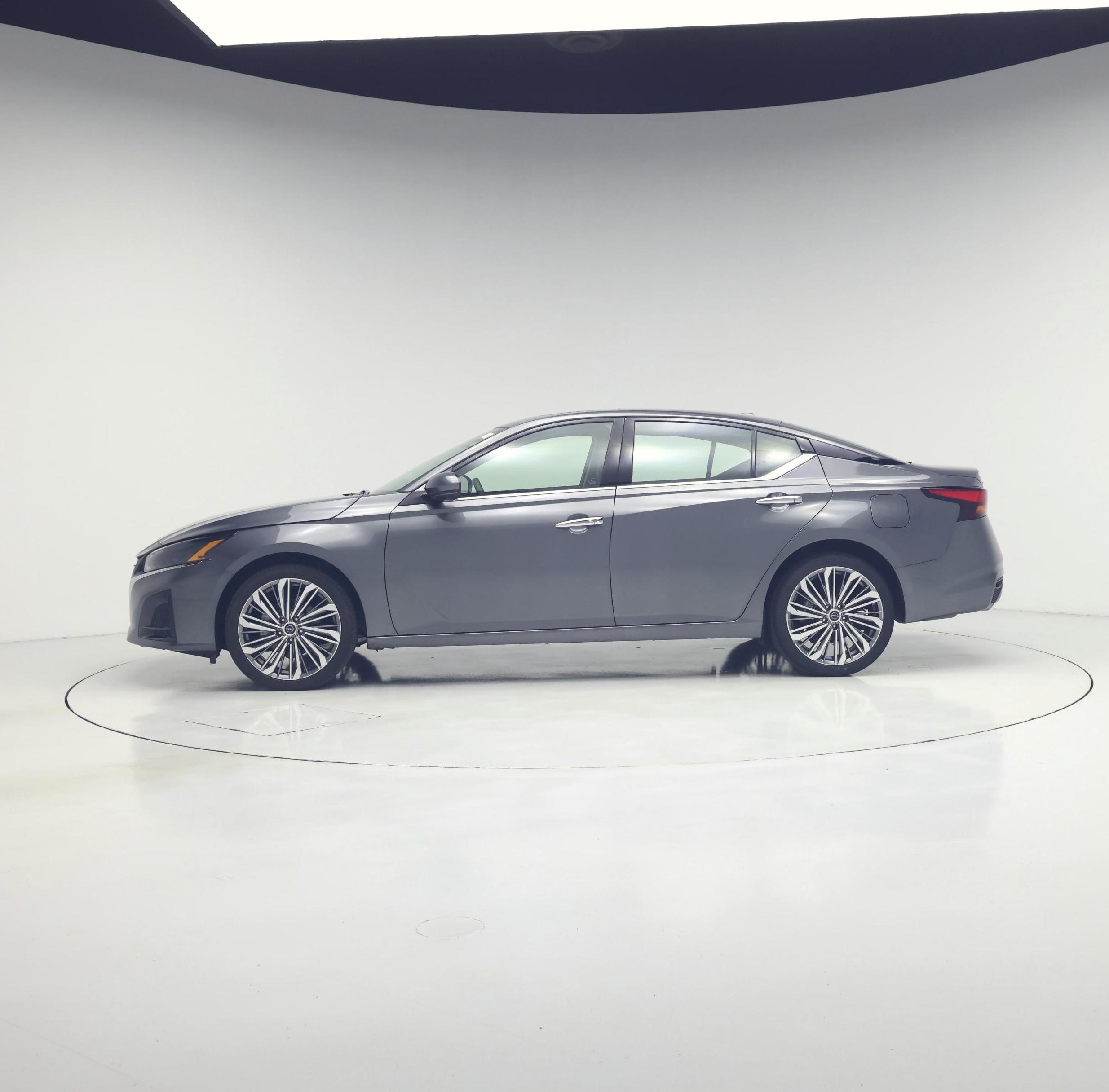 Thumbnail: 2025 Nissan Altima - 3