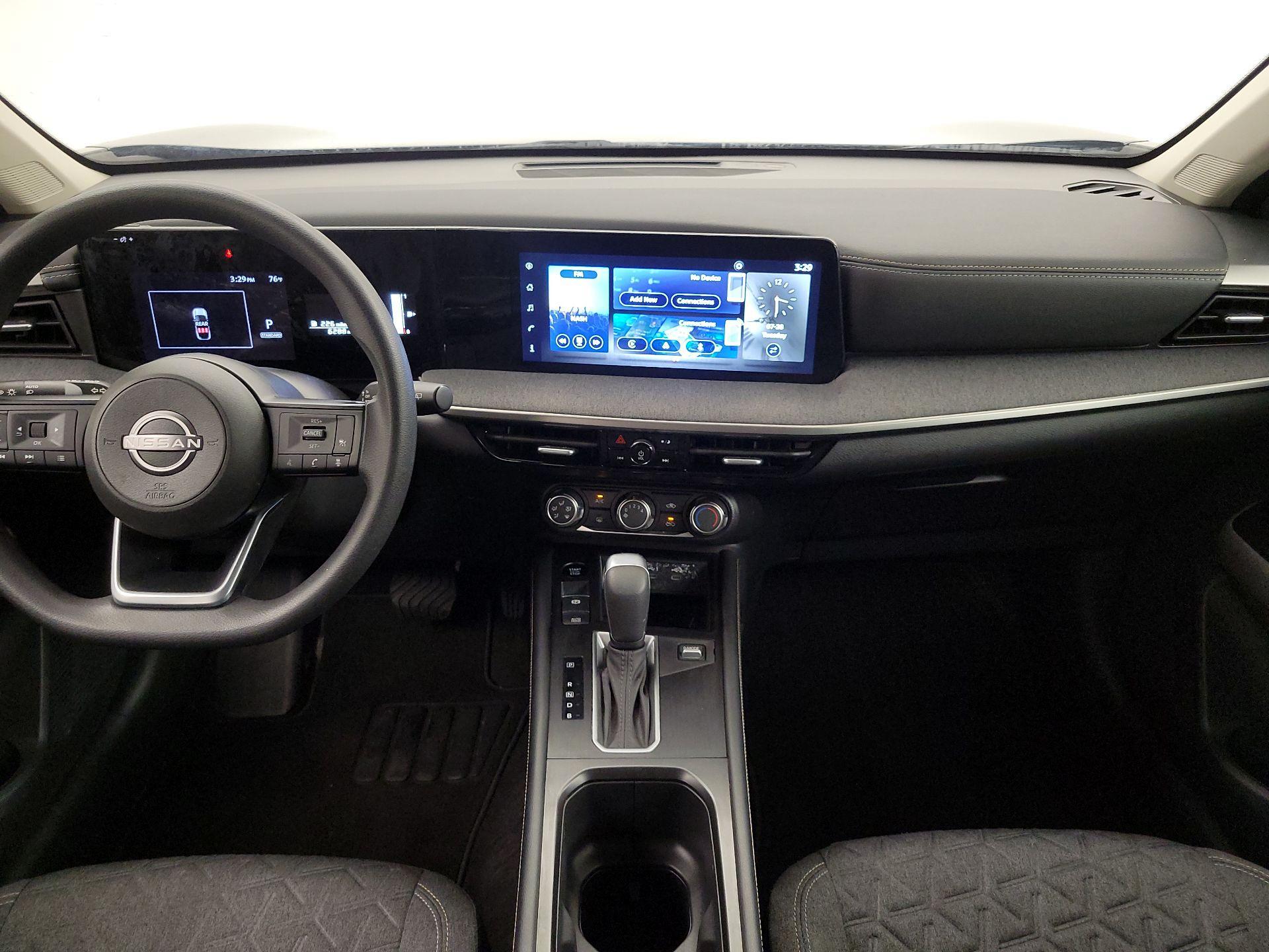 Thumbnail: 2025 Nissan Kicks - 9