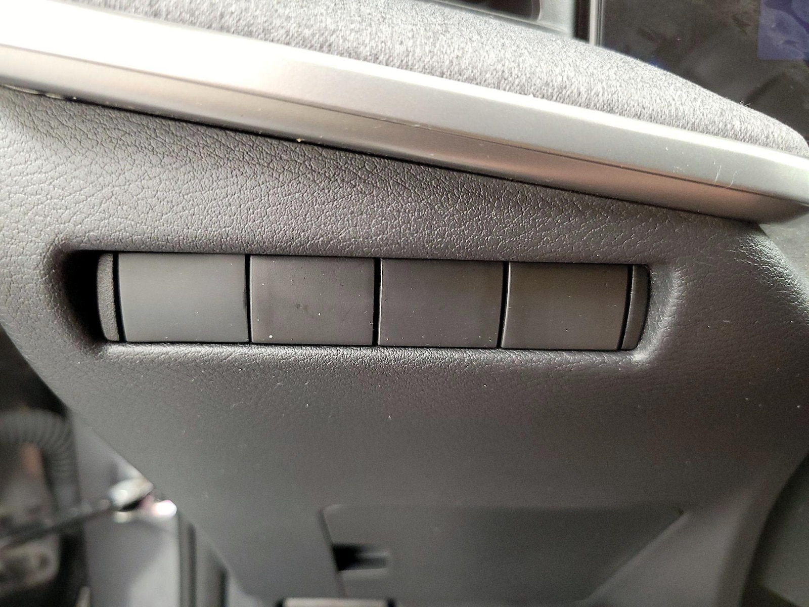 2025 Nissan Kicks SV AWD - Photo 14