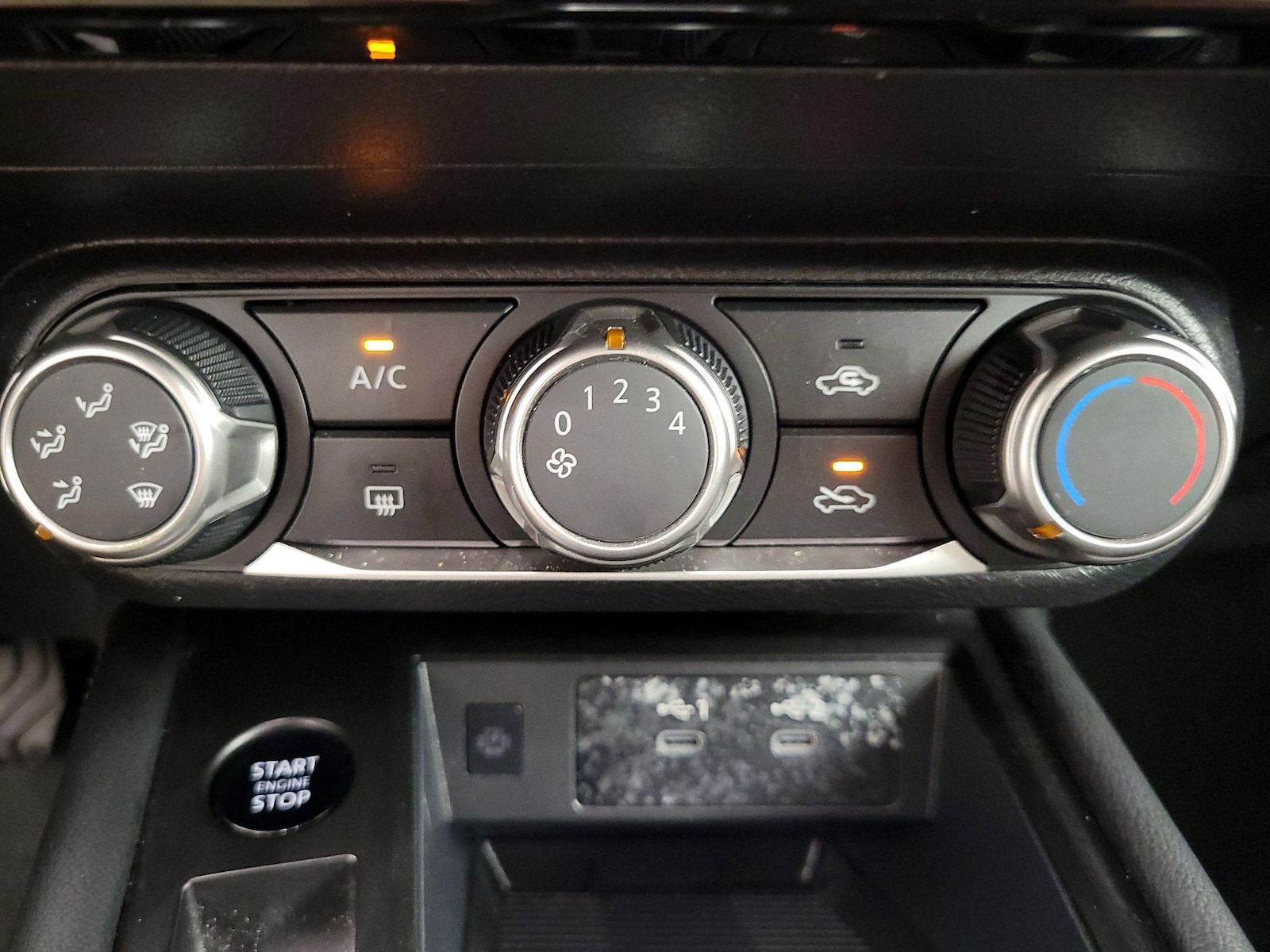 2025 Nissan Kicks SV AWD - Photo 17