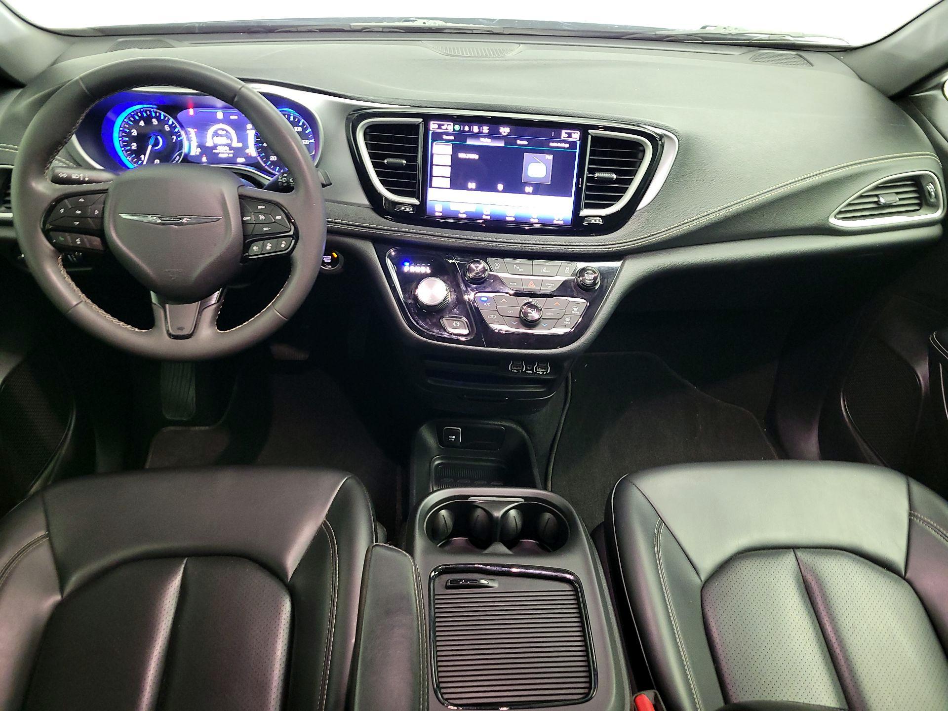 Thumbnail: 2023 Chrysler Pacifica - 9