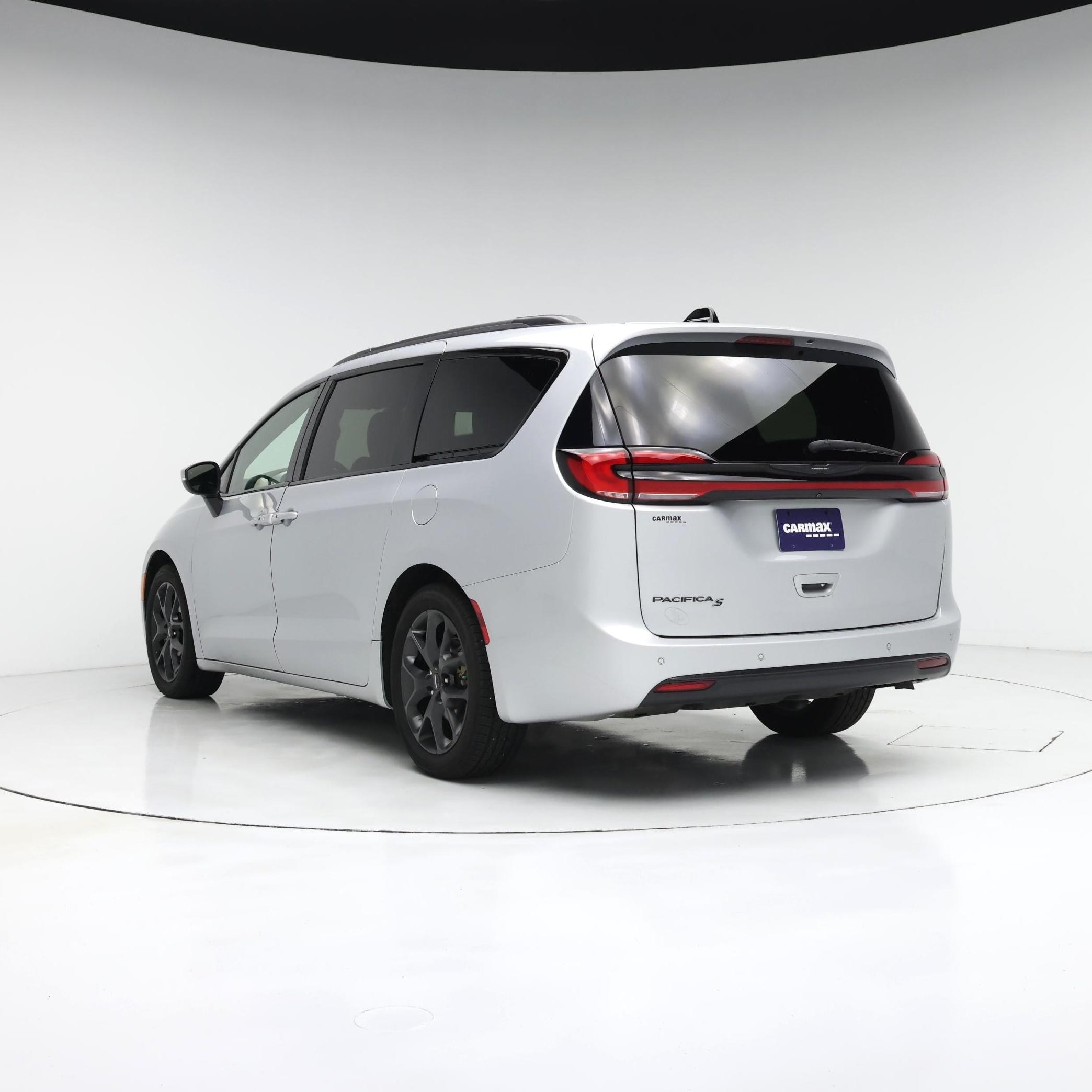Thumbnail: 2023 Chrysler Pacifica - 2