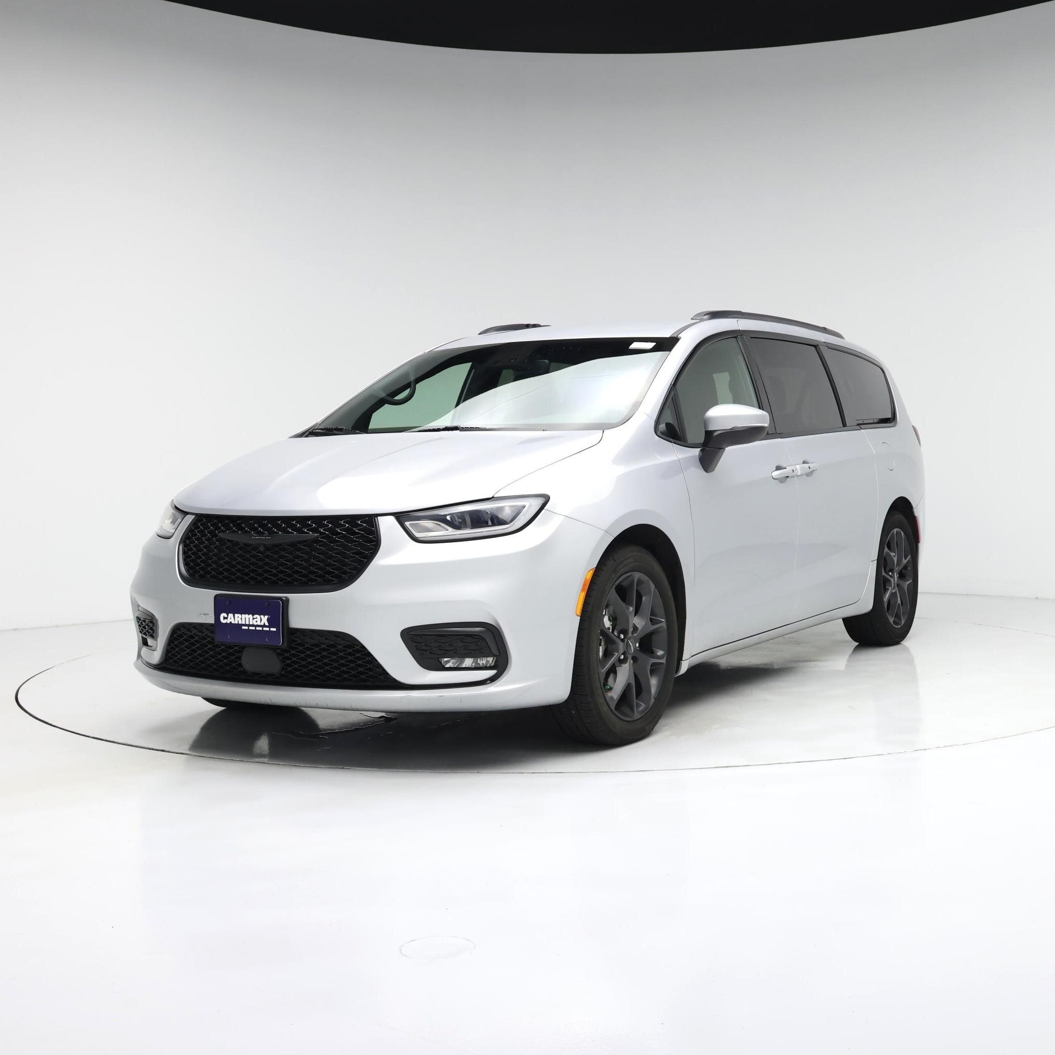 Thumbnail: 2023 Chrysler Pacifica - 4