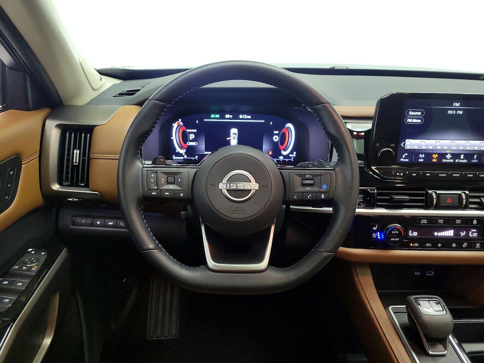 2025 Nissan Pathfinder Platinum - Photo 11