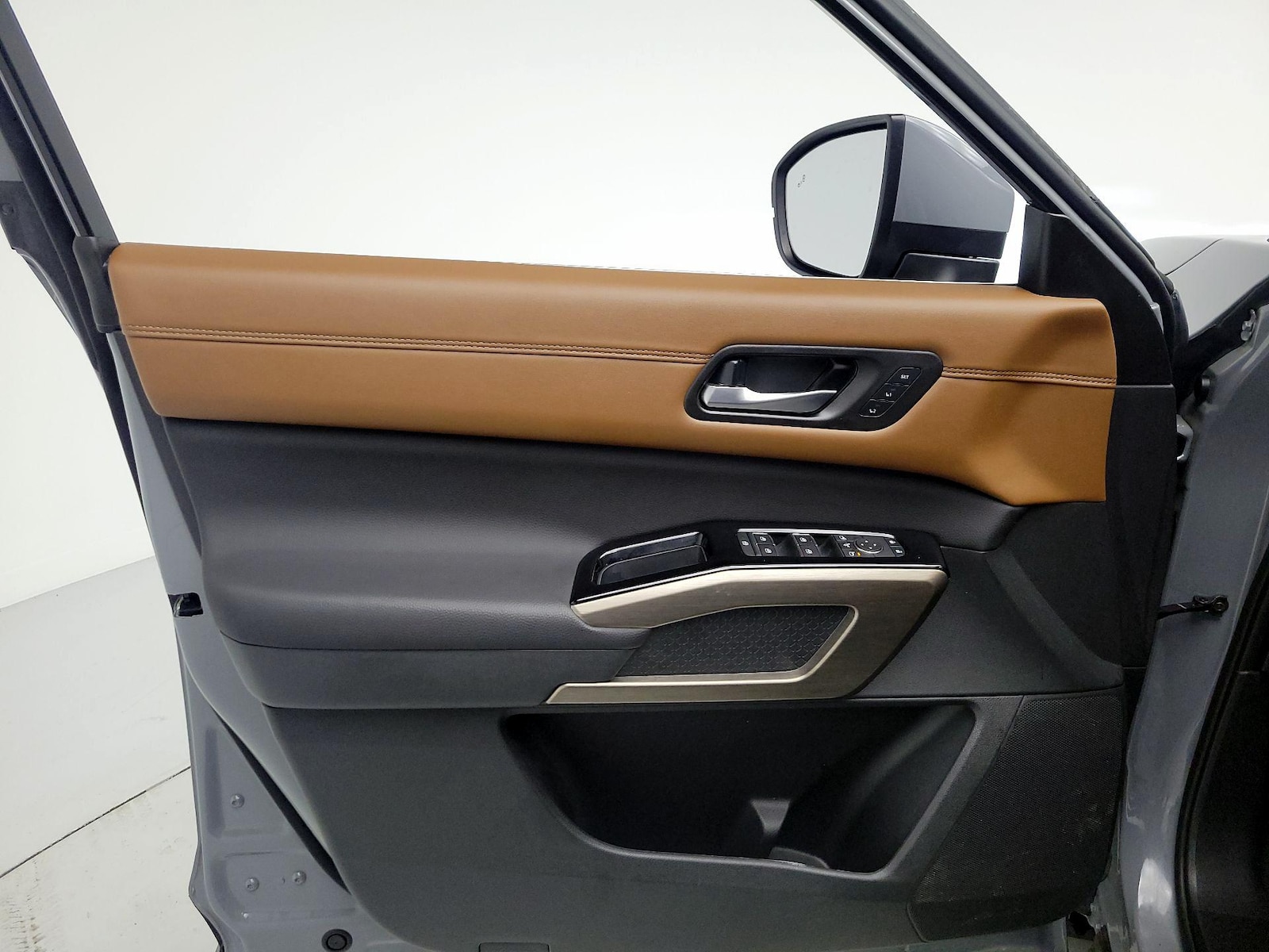 2025 Nissan Pathfinder Platinum - Photo 13