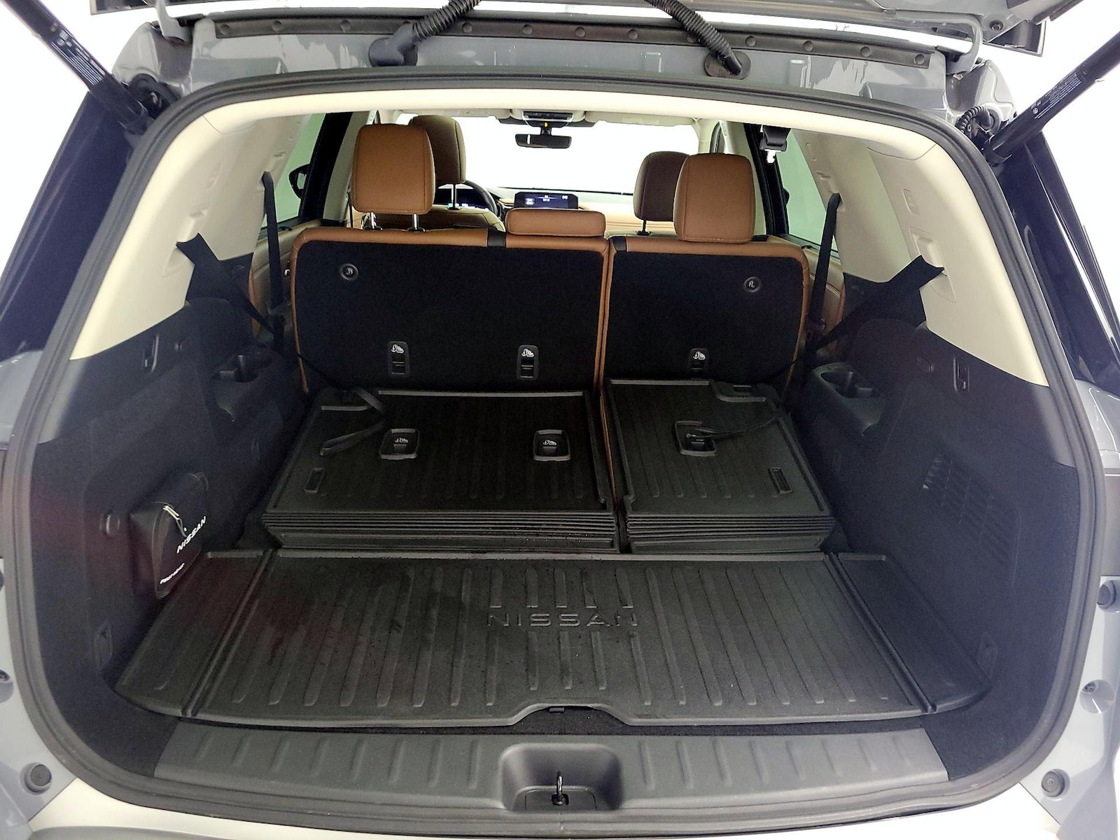 2025 Nissan Pathfinder Platinum - Photo 19