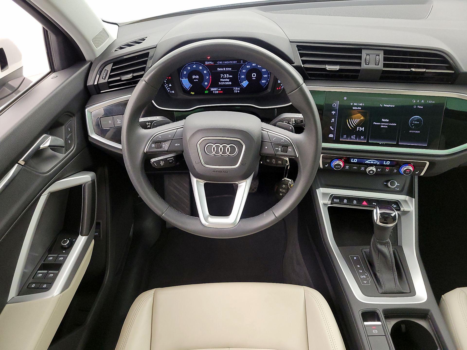 Thumbnail: 2025 Audi Q3 - 10