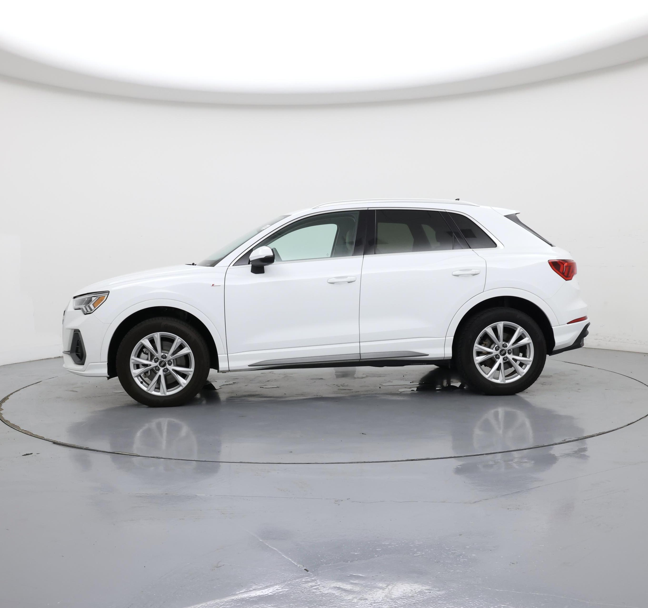 Thumbnail: 2025 Audi Q3 - 3