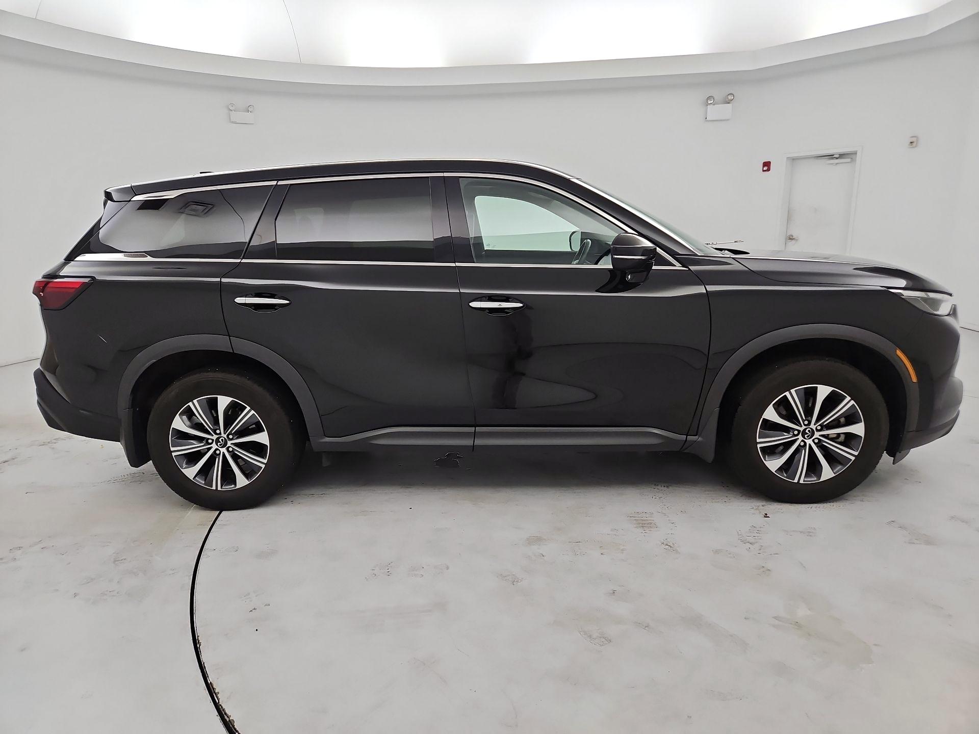 Thumbnail: 2023 INFINITI QX60 - 4