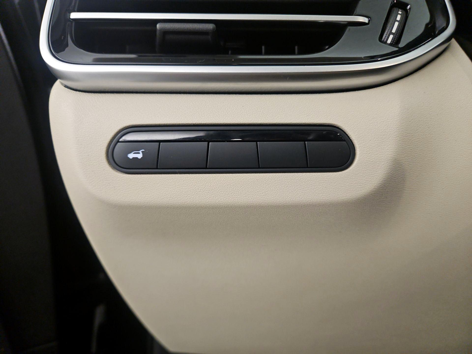 Thumbnail: 2023 INFINITI QX60 - 11
