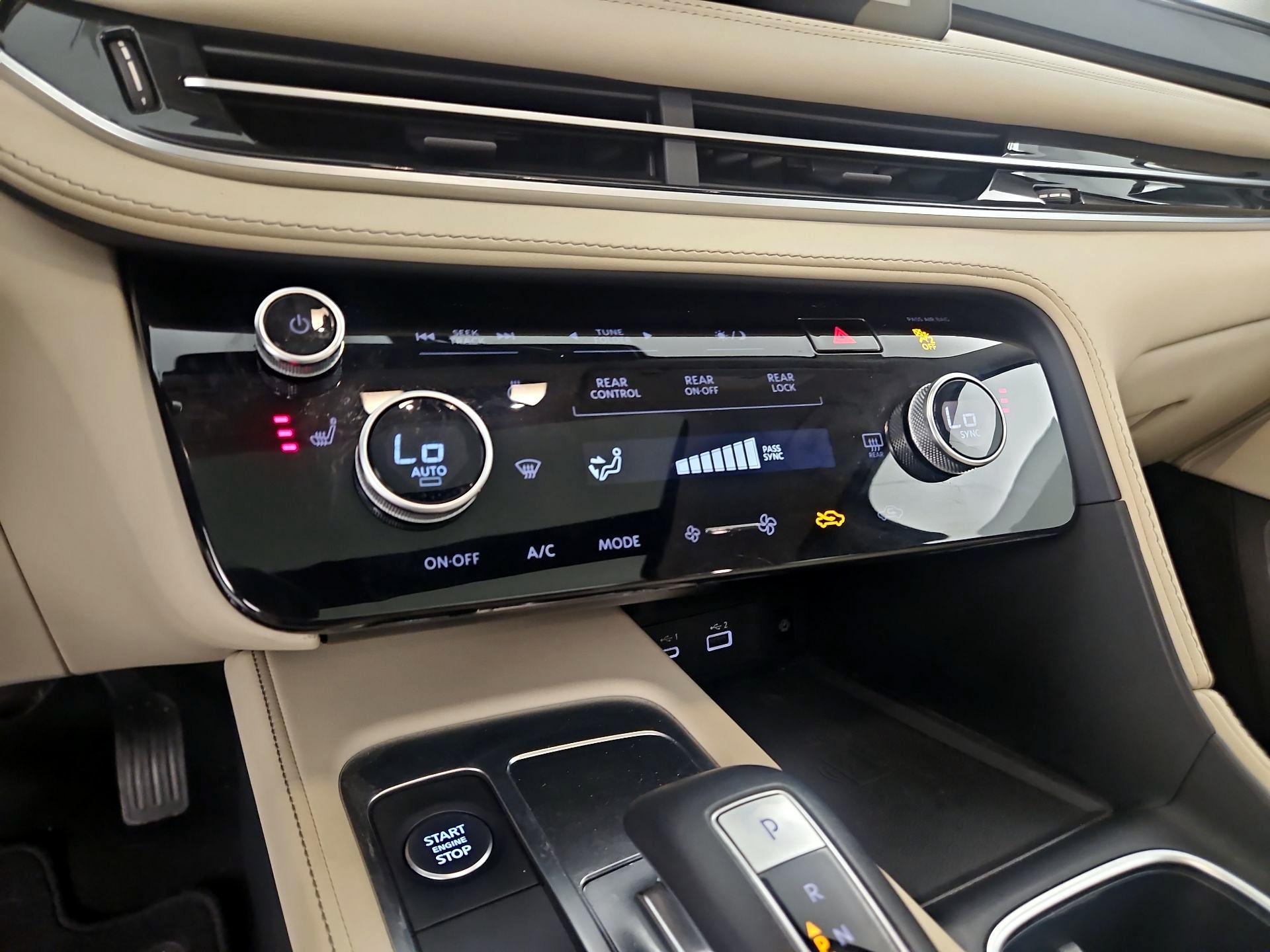 Thumbnail: 2023 INFINITI QX60 - 14