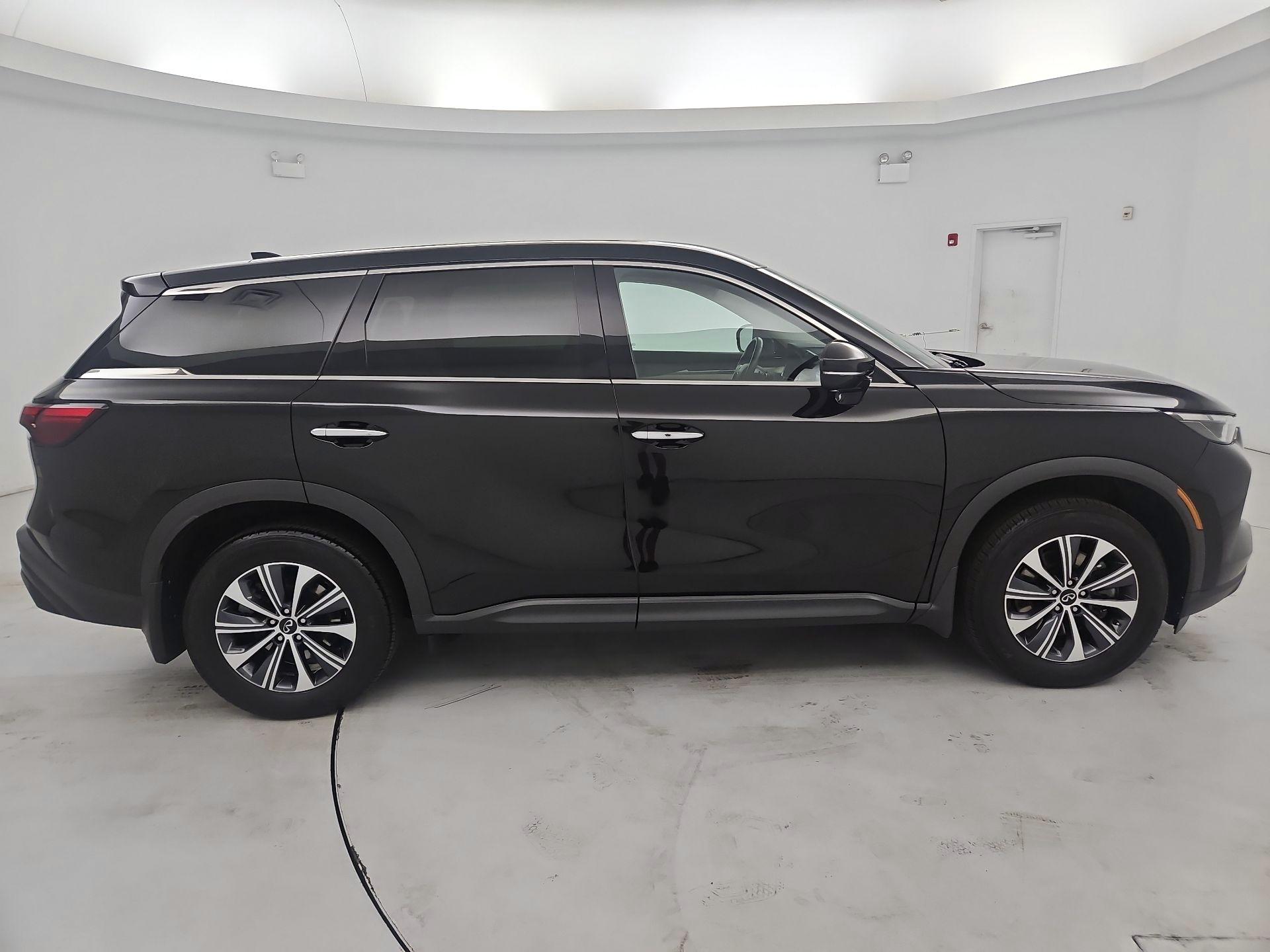 Thumbnail: 2023 INFINITI QX60 - 4