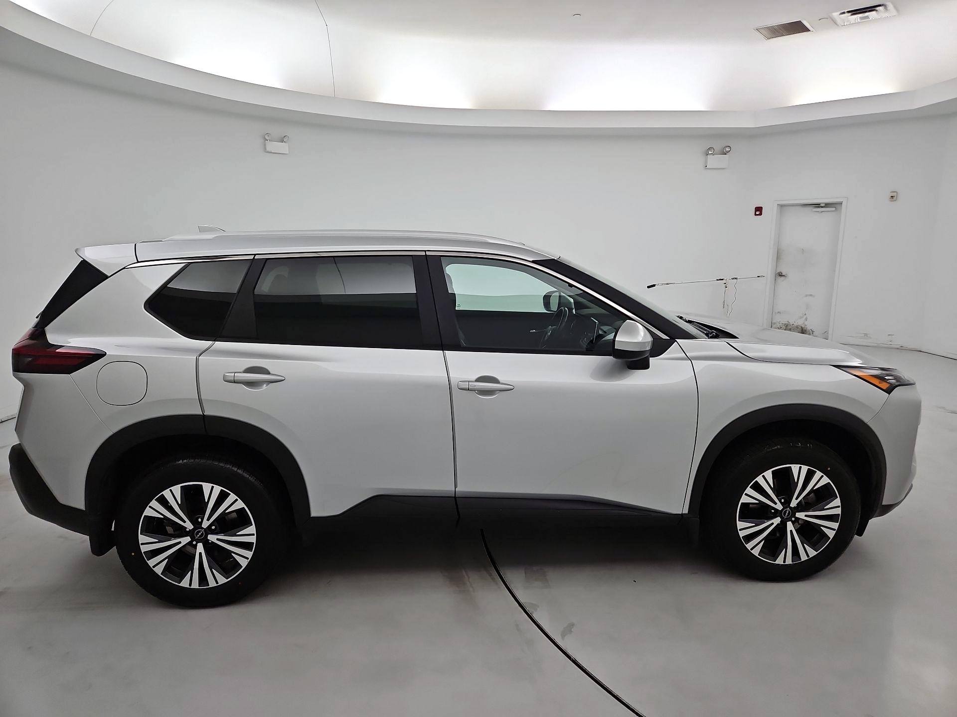 Thumbnail: 2023 Nissan Rogue - 4