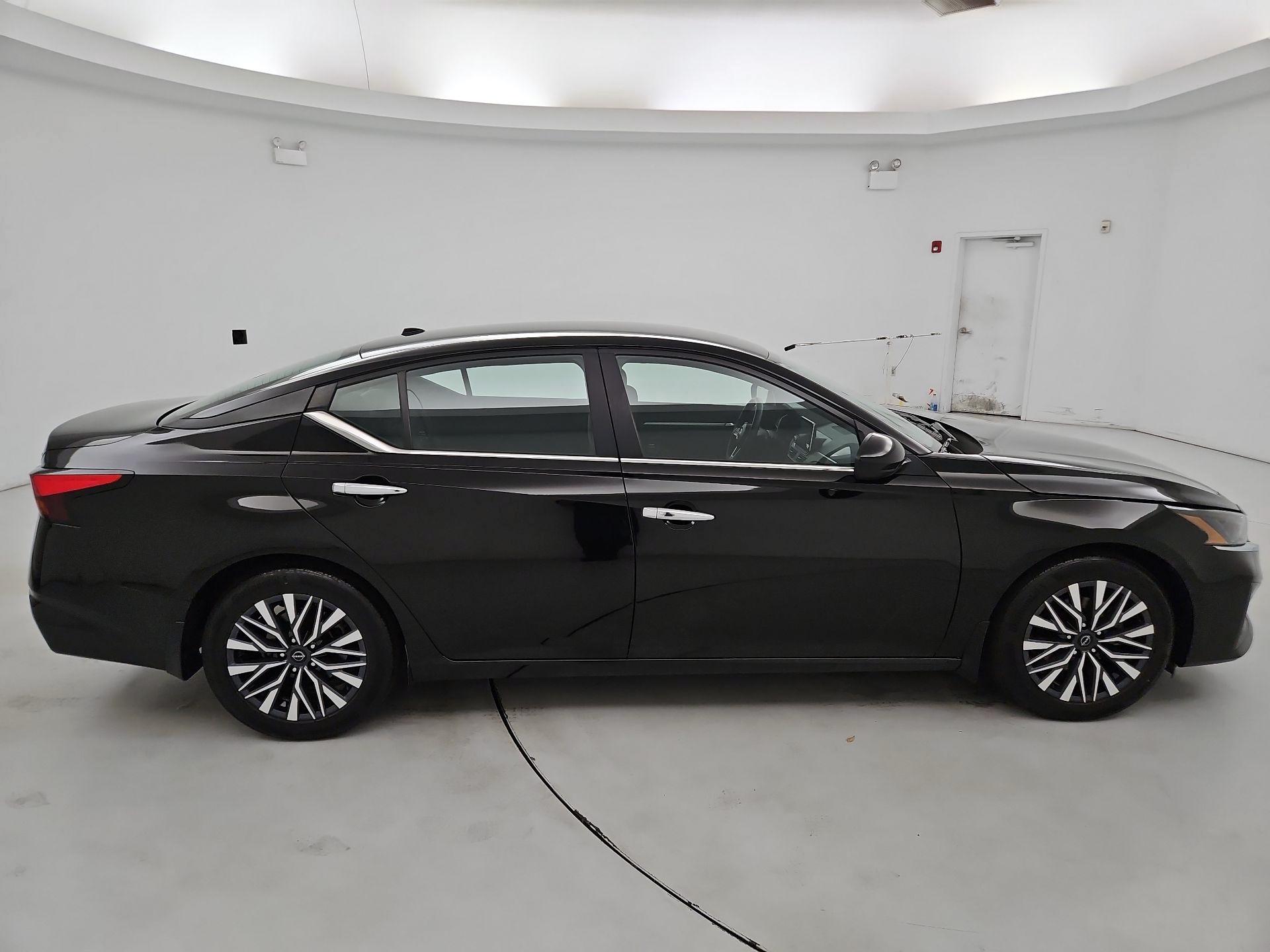 Thumbnail: 2023 Nissan Altima - 4