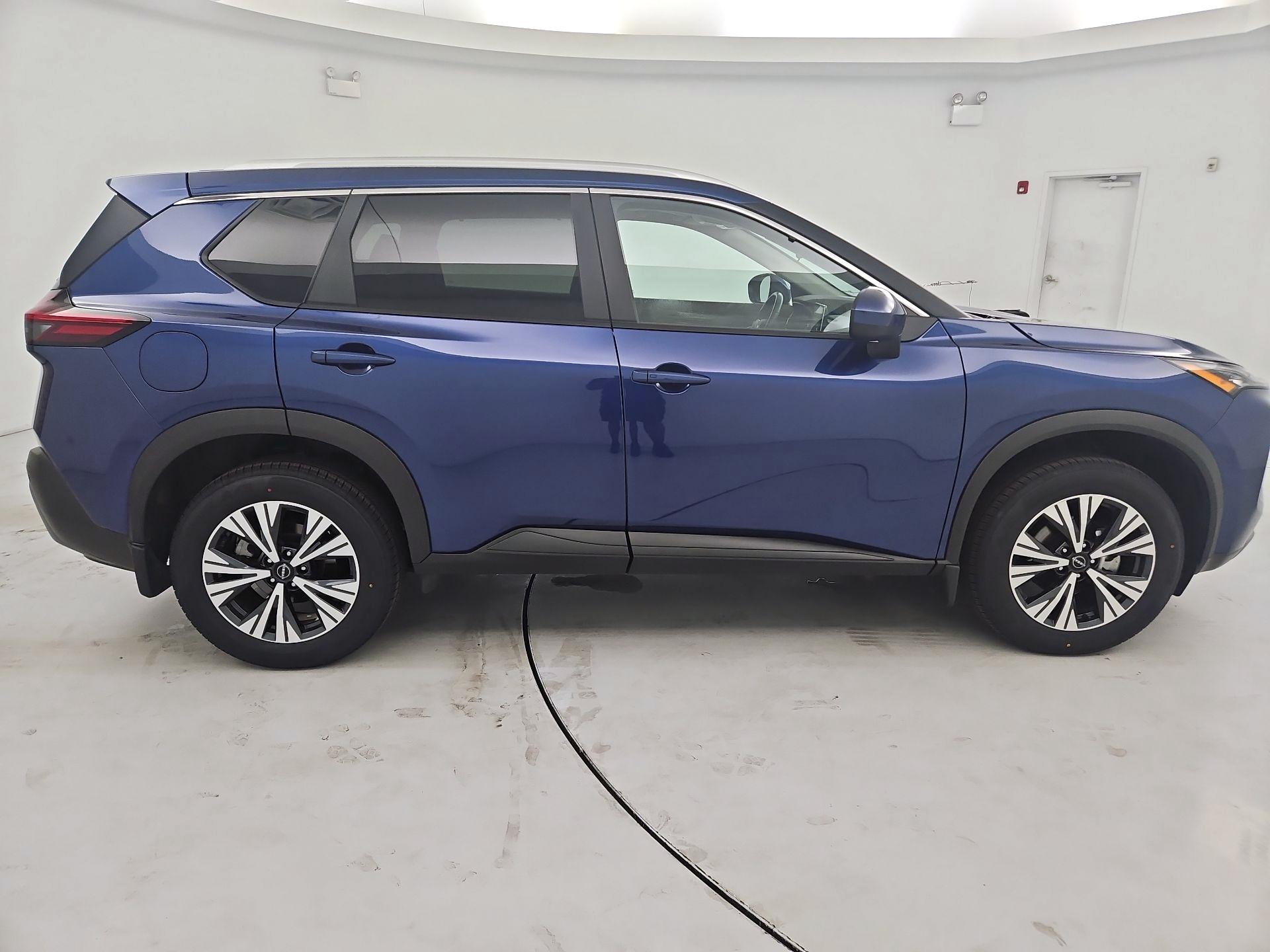 Thumbnail: 2023 Nissan Rogue - 4