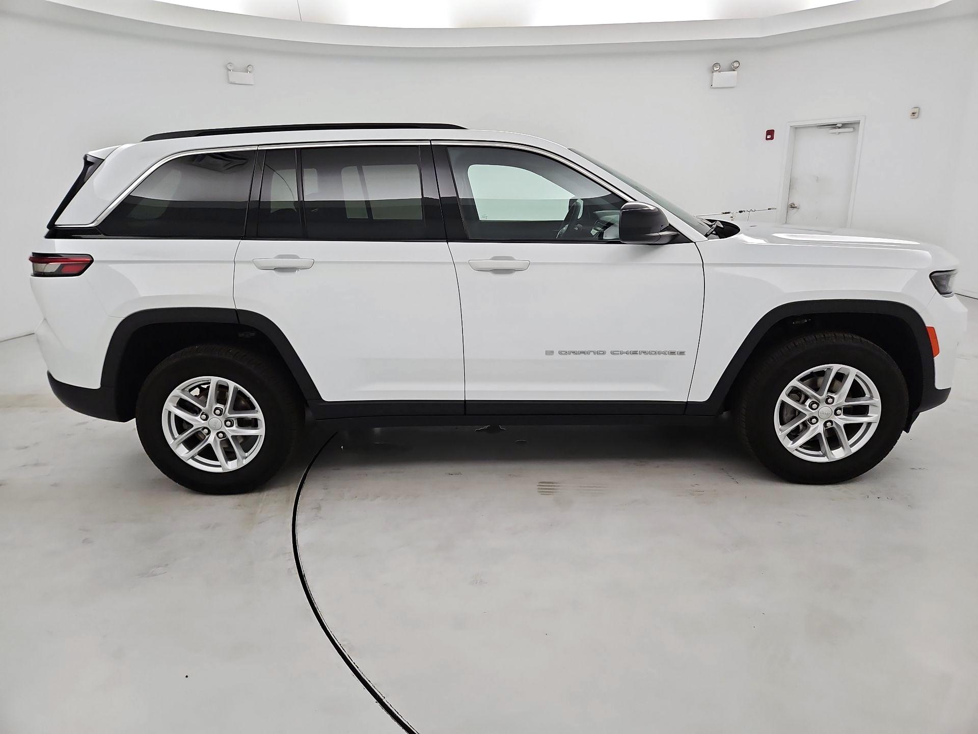 Thumbnail: 2024 Jeep Grand Cherokee - 4