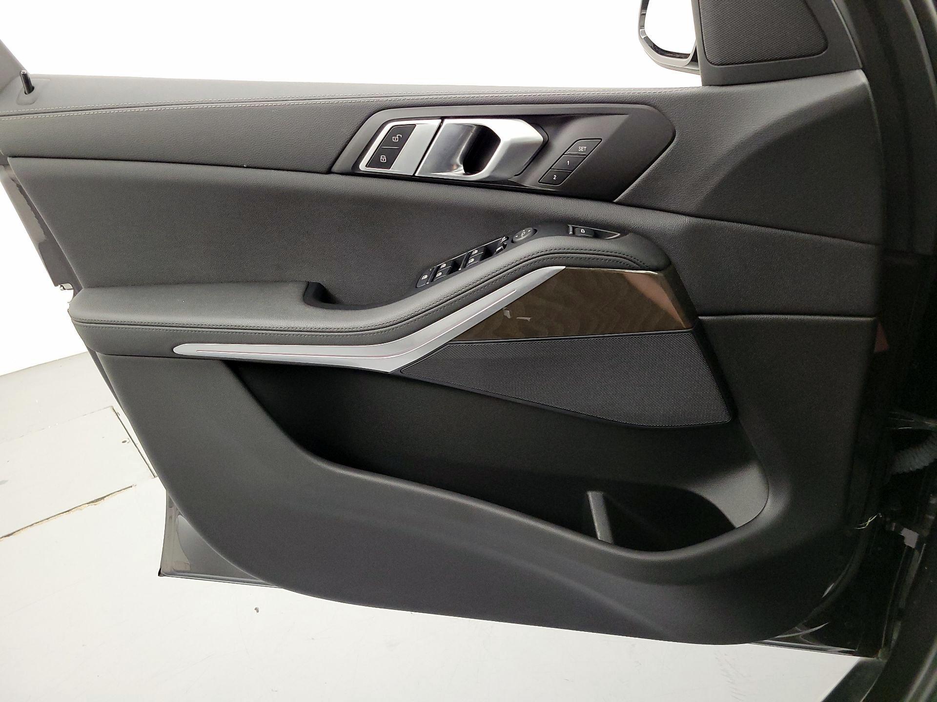 Thumbnail: 2022 BMW X5 - 12