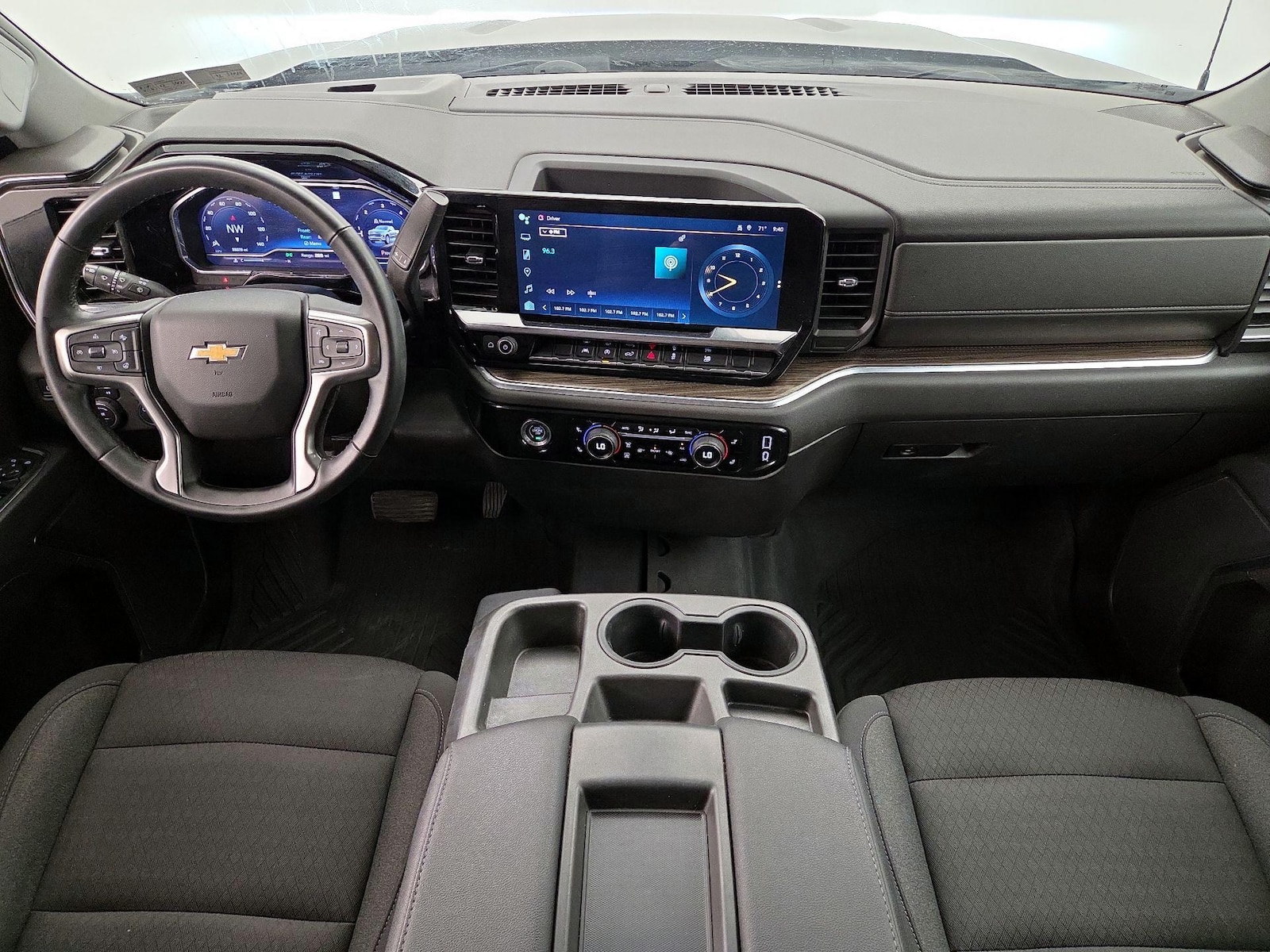 2023 Chevrolet Silverado 1500 LT - Photo 10