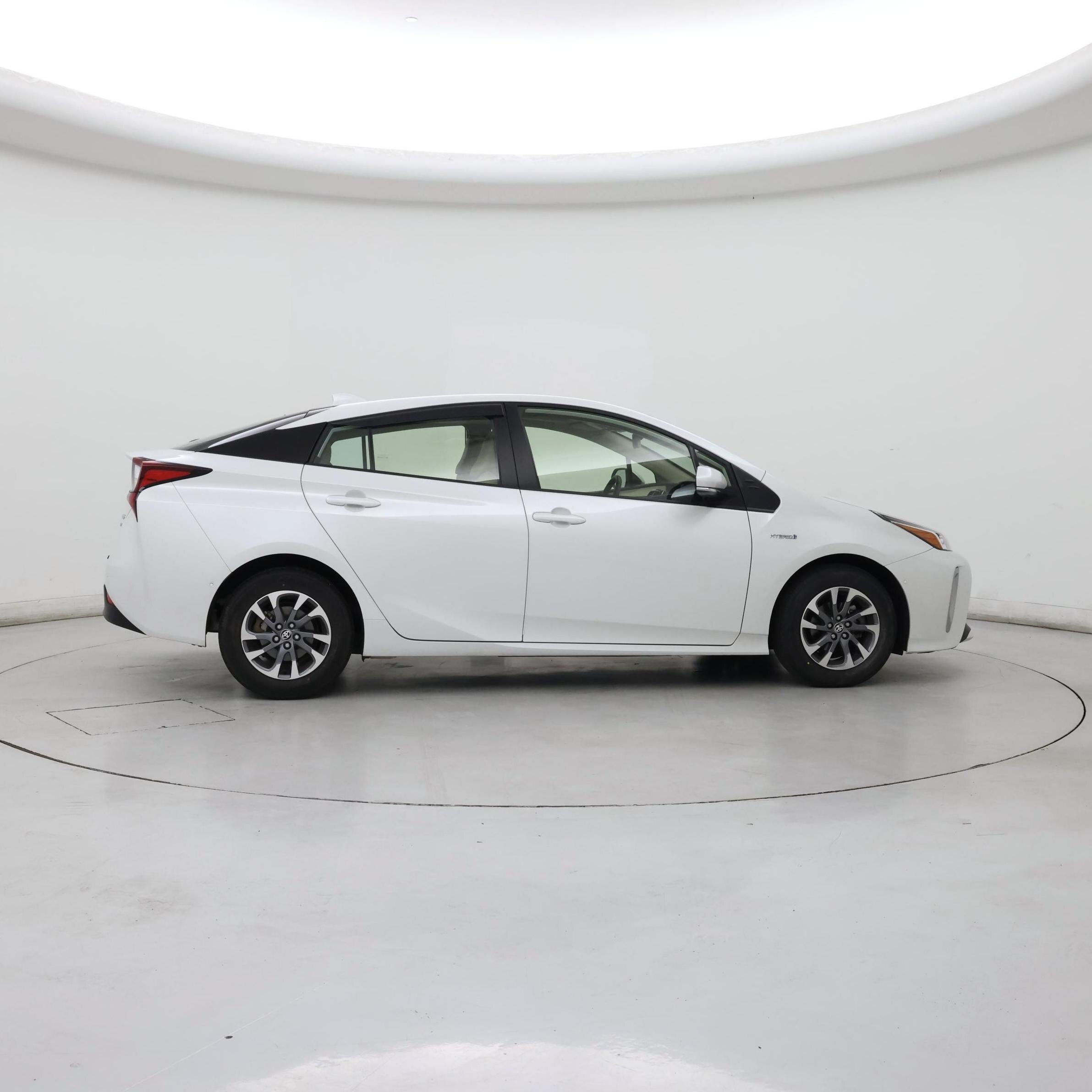 Thumbnail: 2022 Toyota Prius - 7