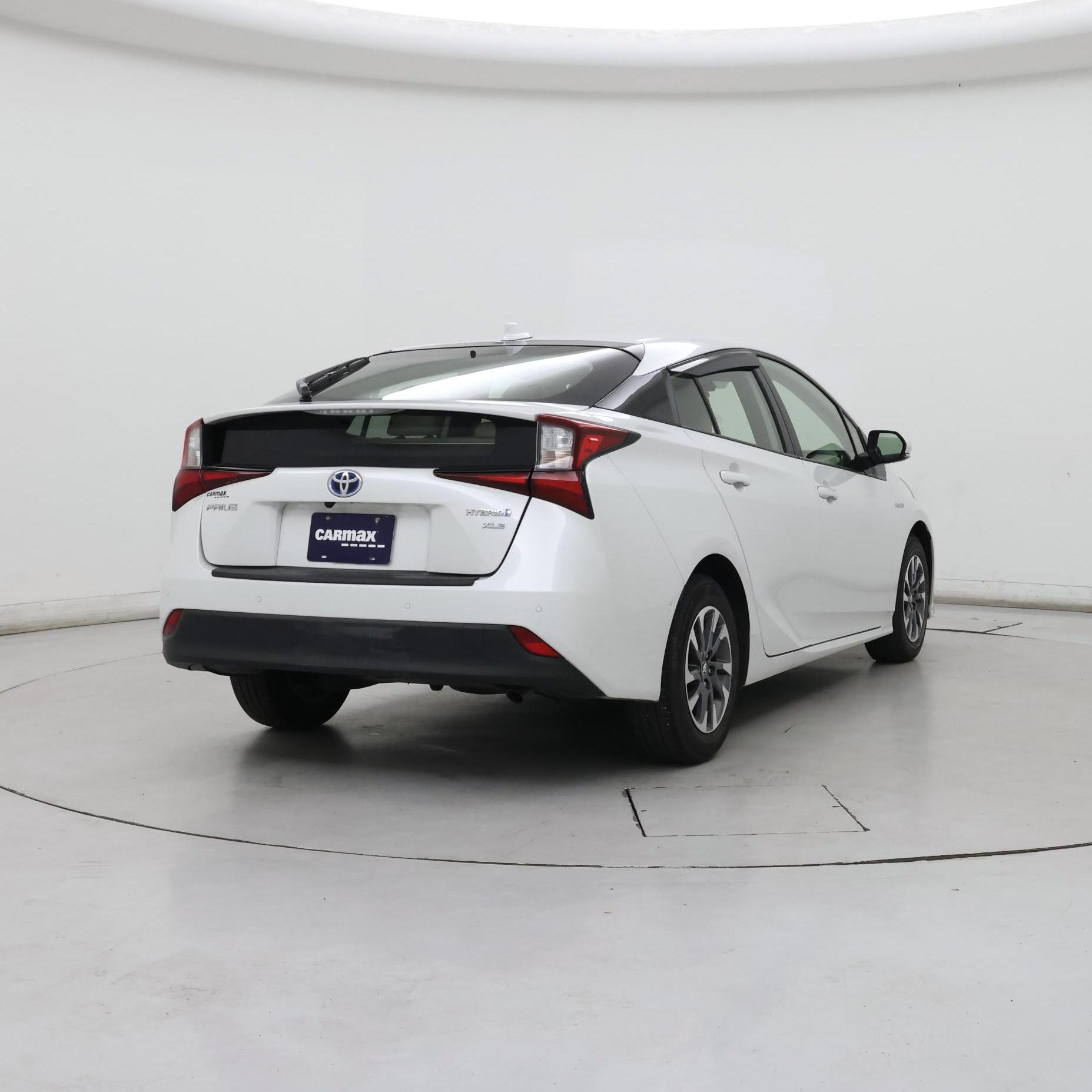 Thumbnail: 2022 Toyota Prius - 8