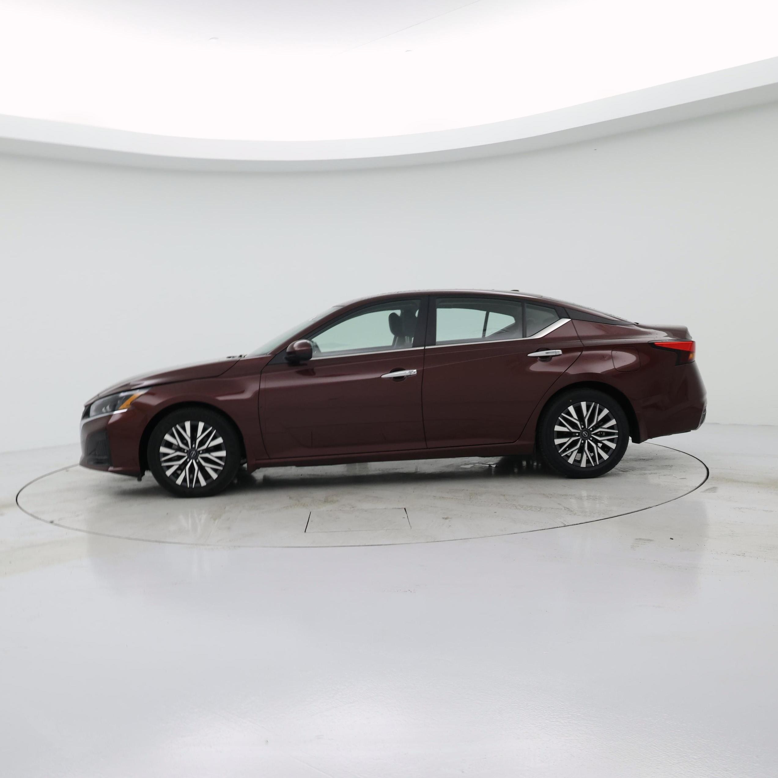 Thumbnail: 2024 Nissan Altima - 3