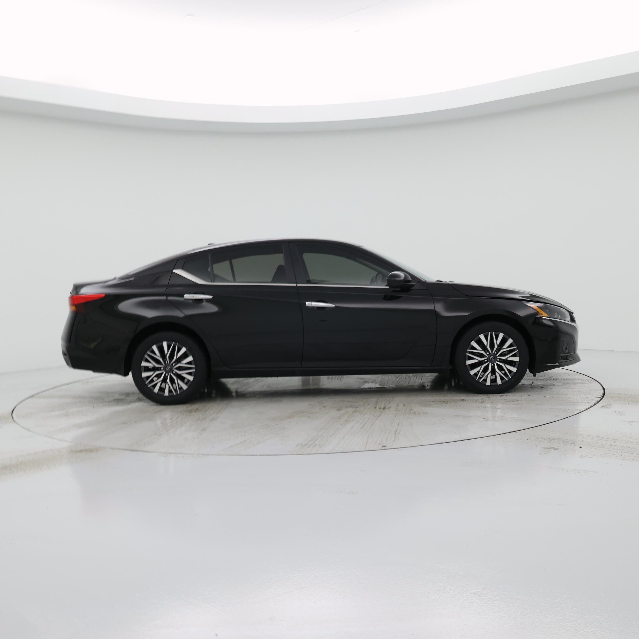 Thumbnail: 2023 Nissan Altima - 7