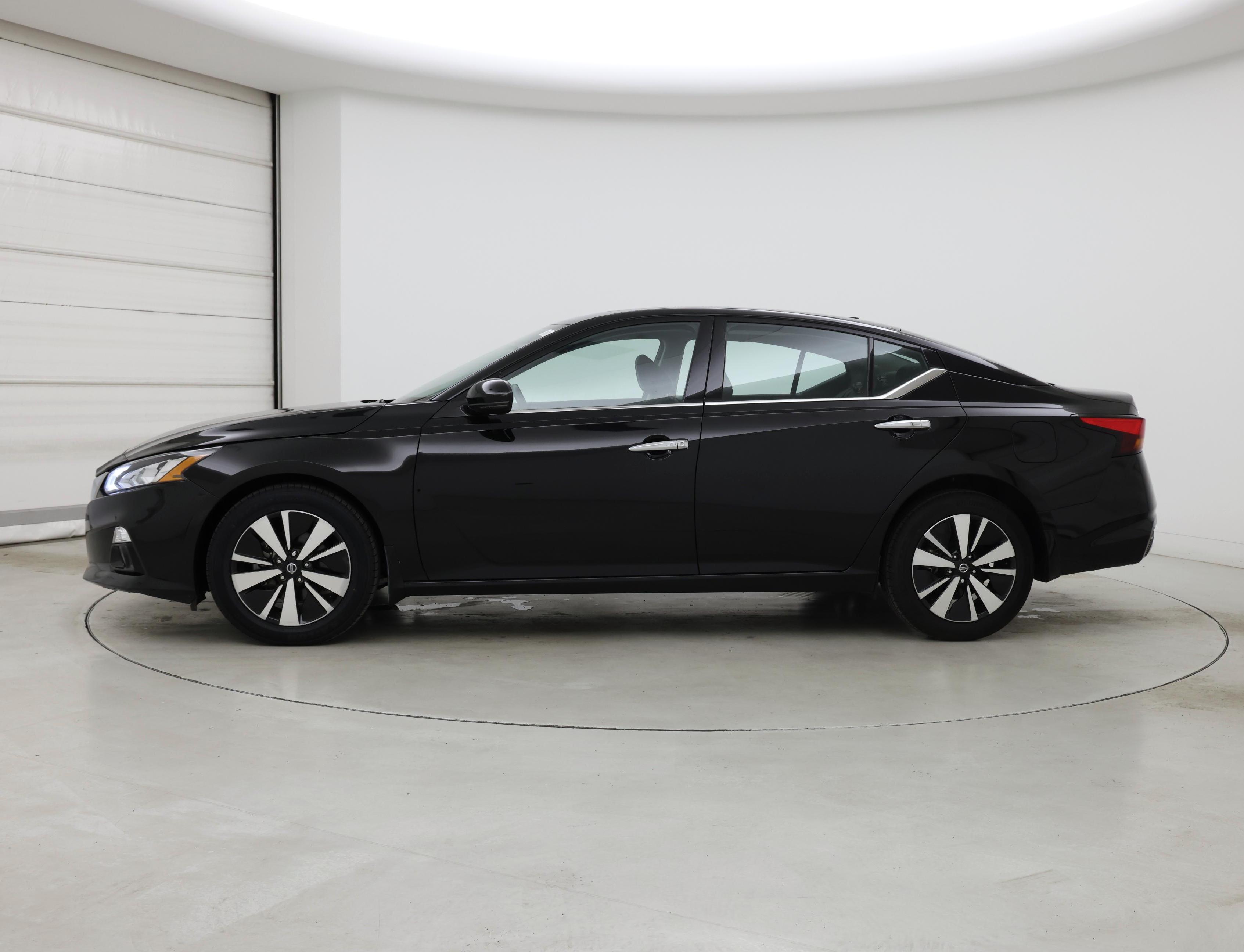 Thumbnail: 2022 Nissan Altima - 3