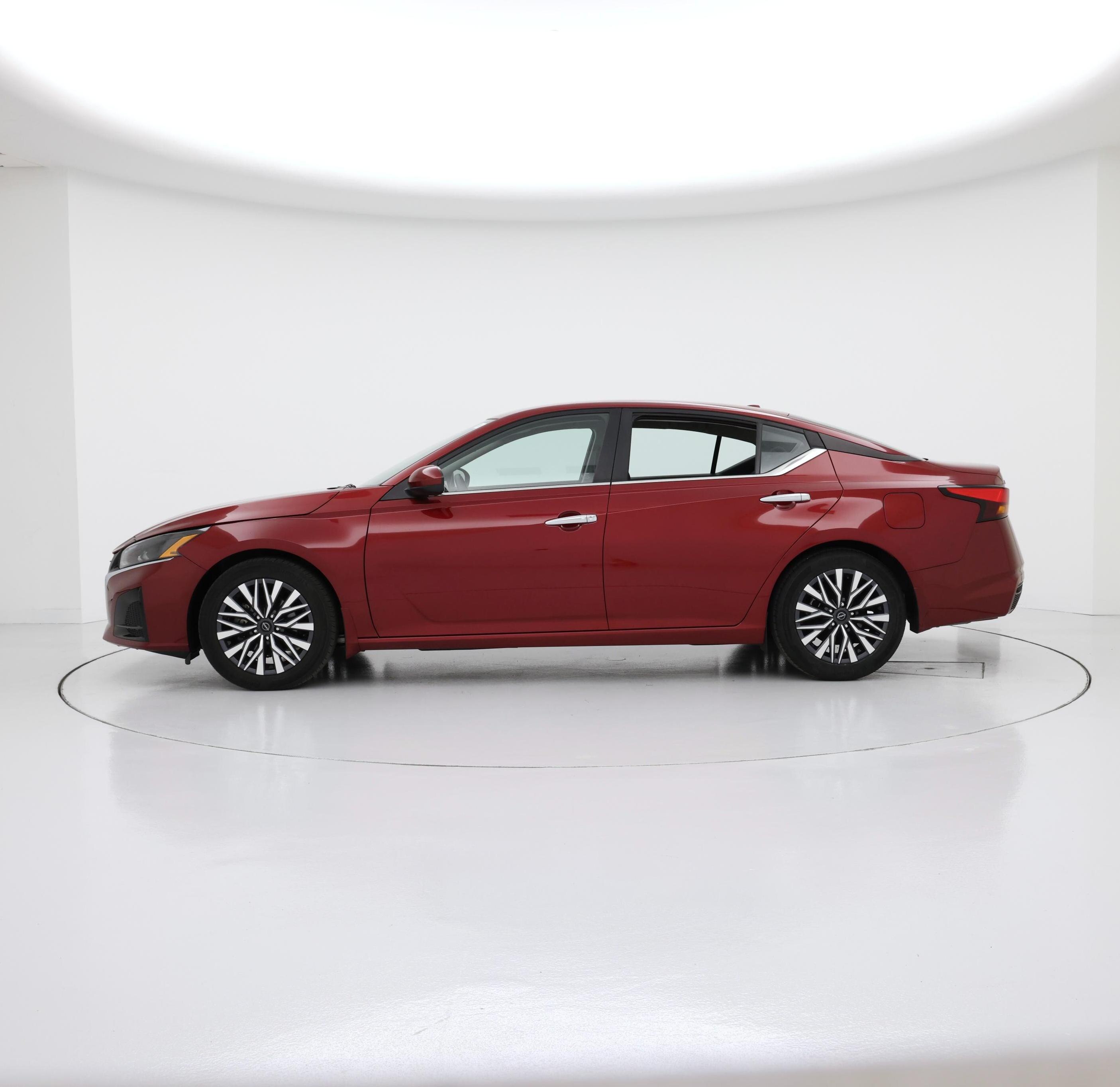 Thumbnail: 2023 Nissan Altima - 3