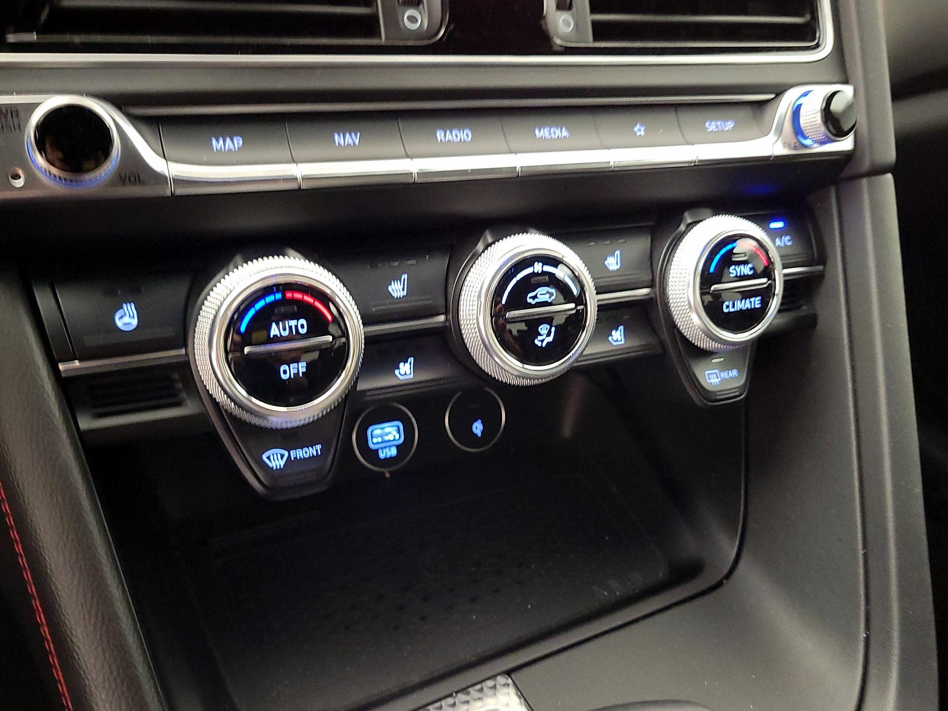 Thumbnail: 2023 Genesis G70 - 16