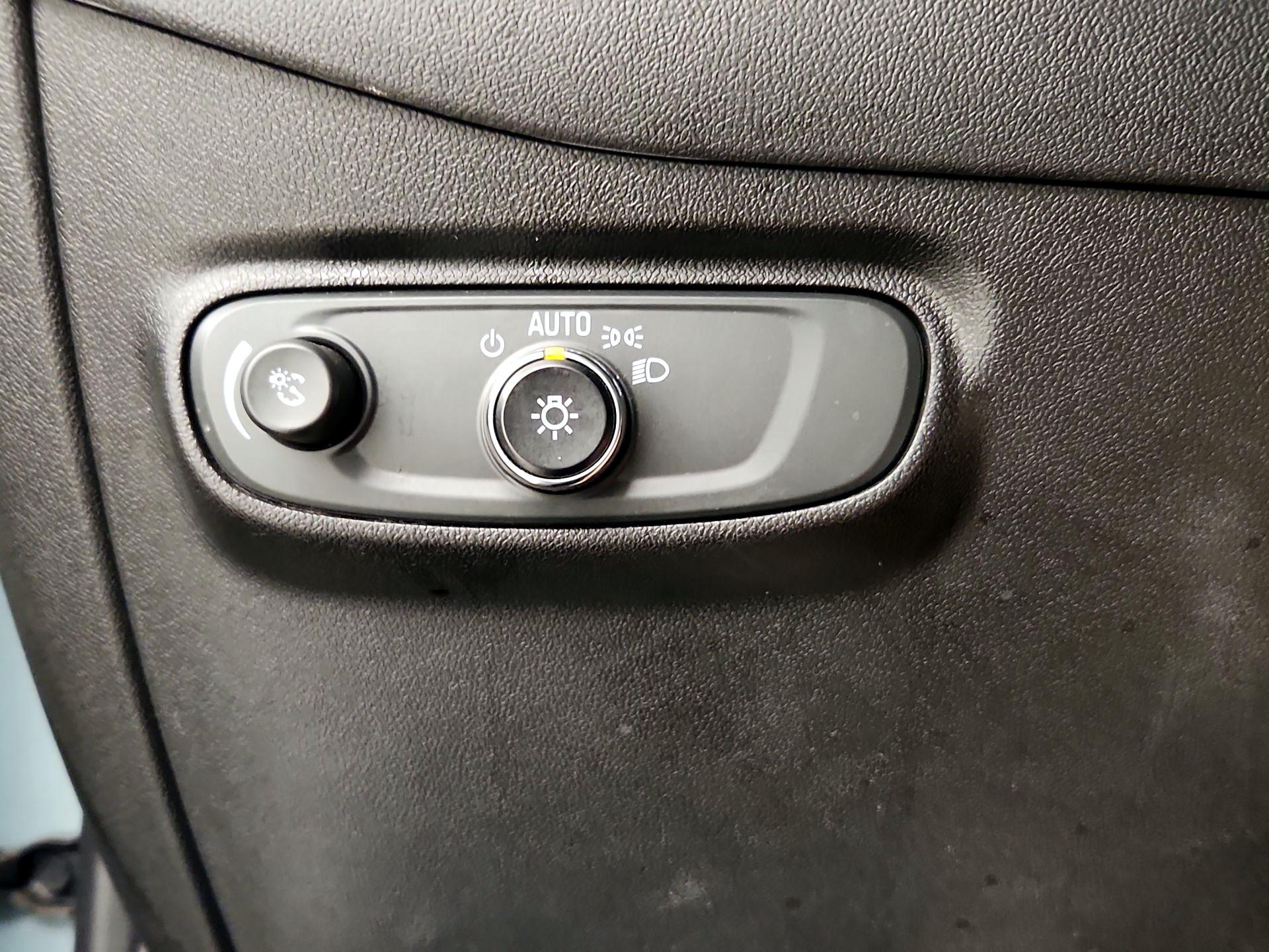Thumbnail: 2022 Chevrolet Equinox - 13