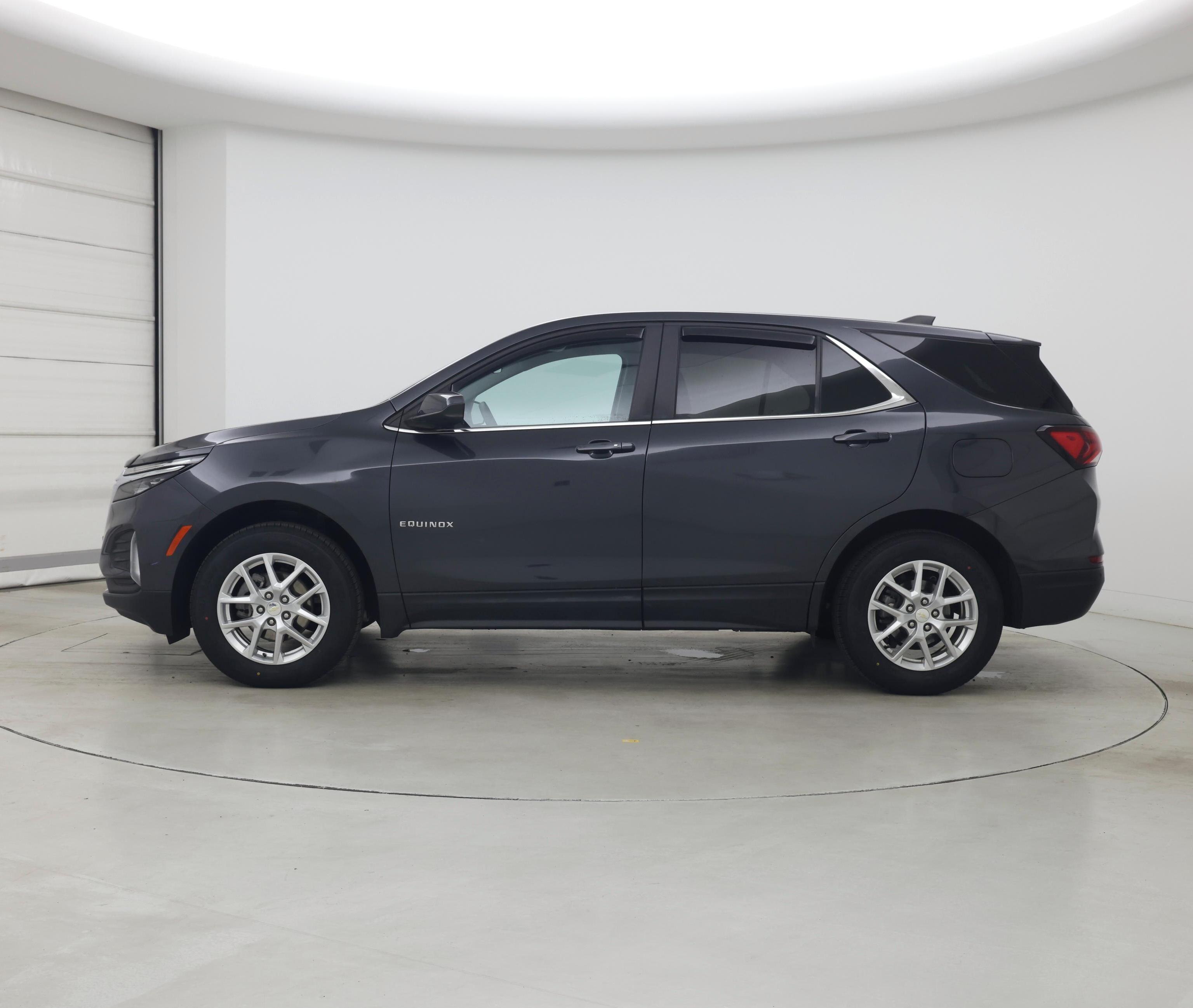 Thumbnail: 2022 Chevrolet Equinox - 3