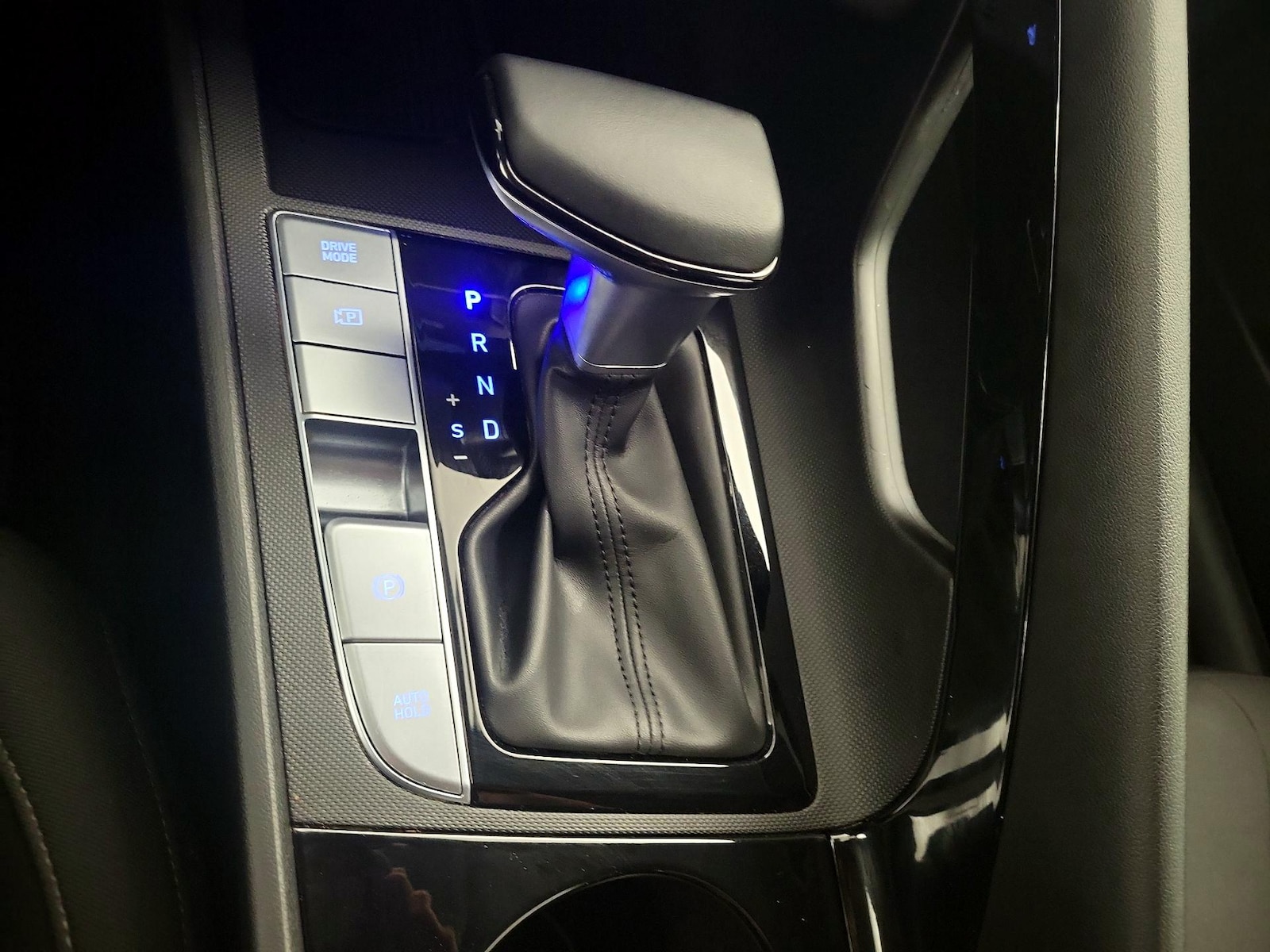 2024 Hyundai Elantra SEL - Photo 19