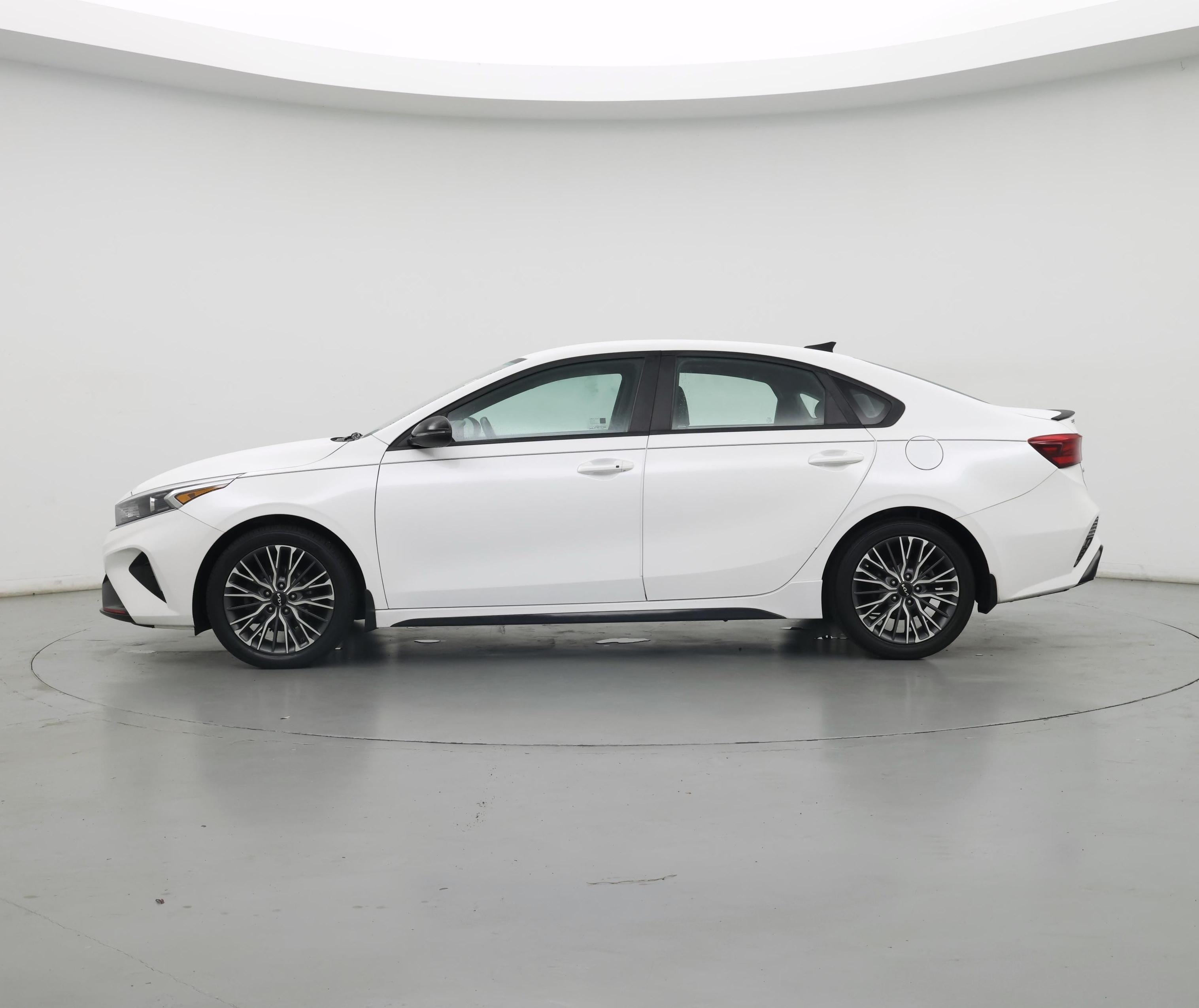 Thumbnail: 2022 Kia Forte - 3