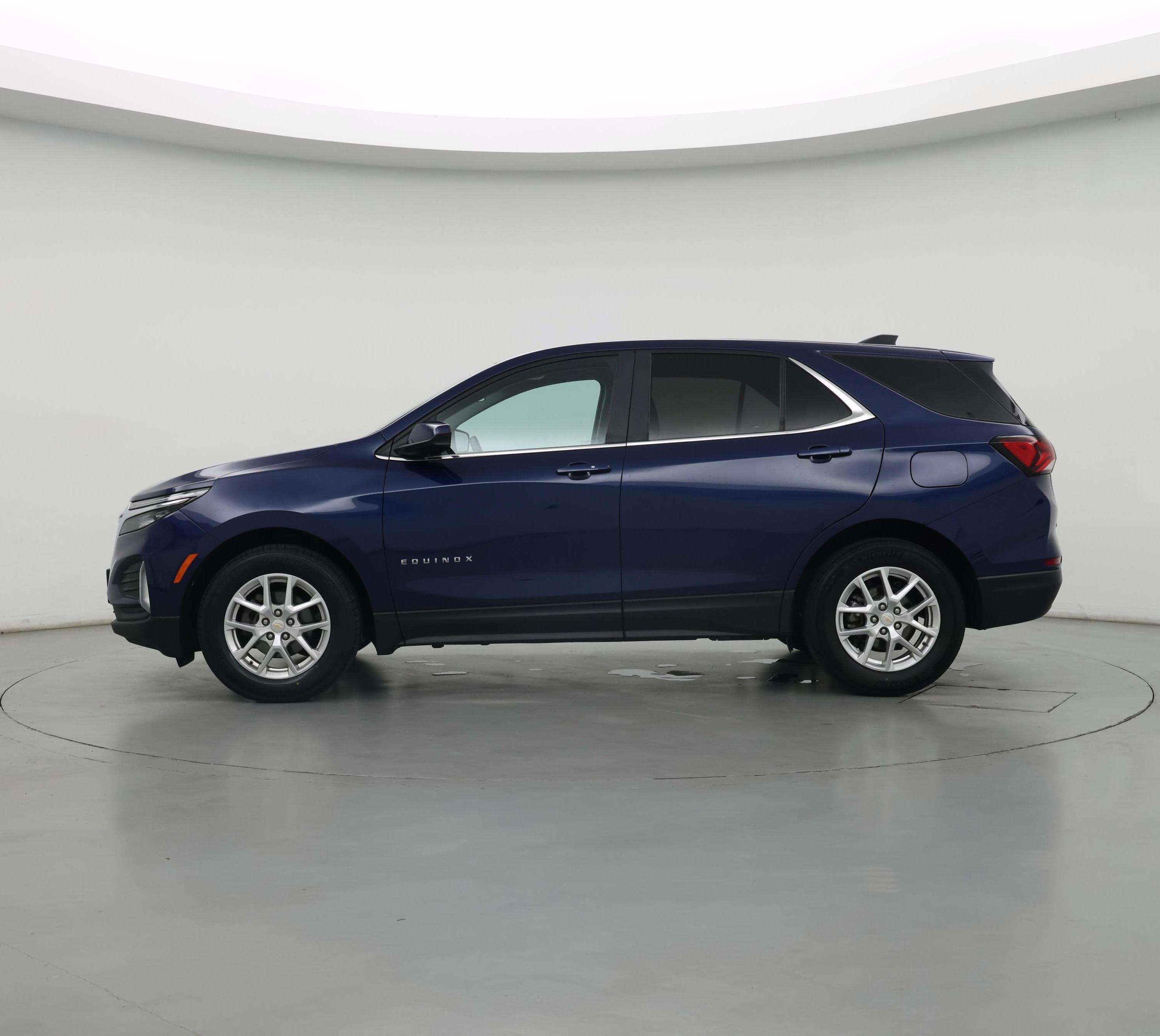 Thumbnail: 2022 Chevrolet Equinox - 3