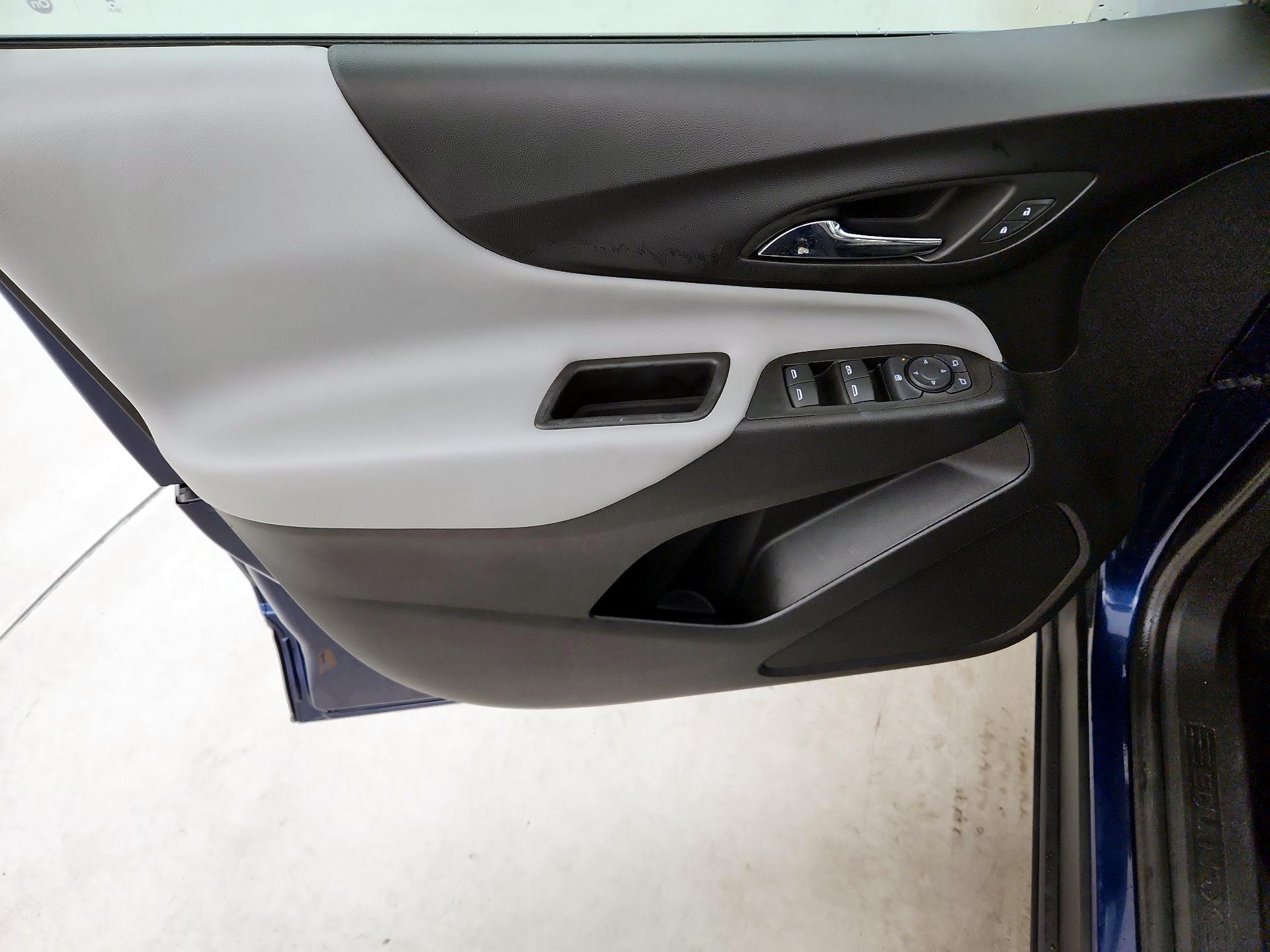 Thumbnail: 2022 Chevrolet Equinox - 12
