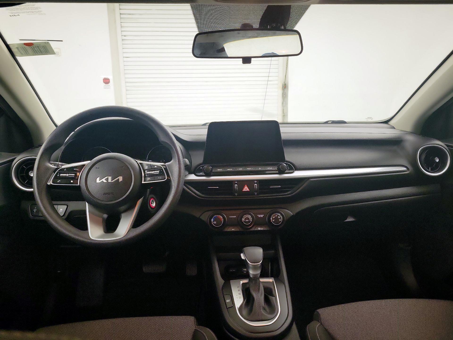 Thumbnail: 2023 Kia Forte - 9