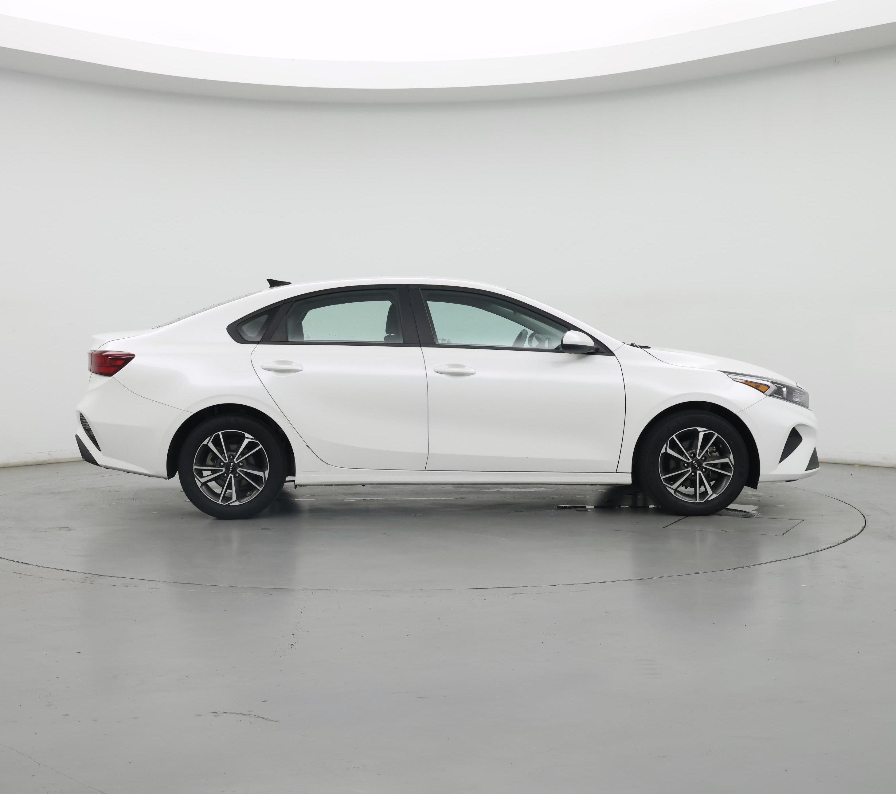 Thumbnail: 2023 Kia Forte - 7